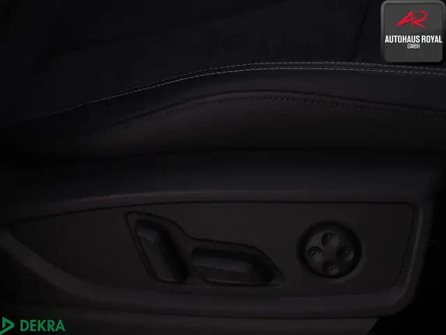 Audi Q5 view 12