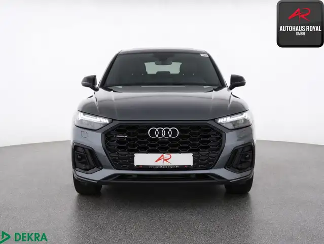 Audi Q5 view 8