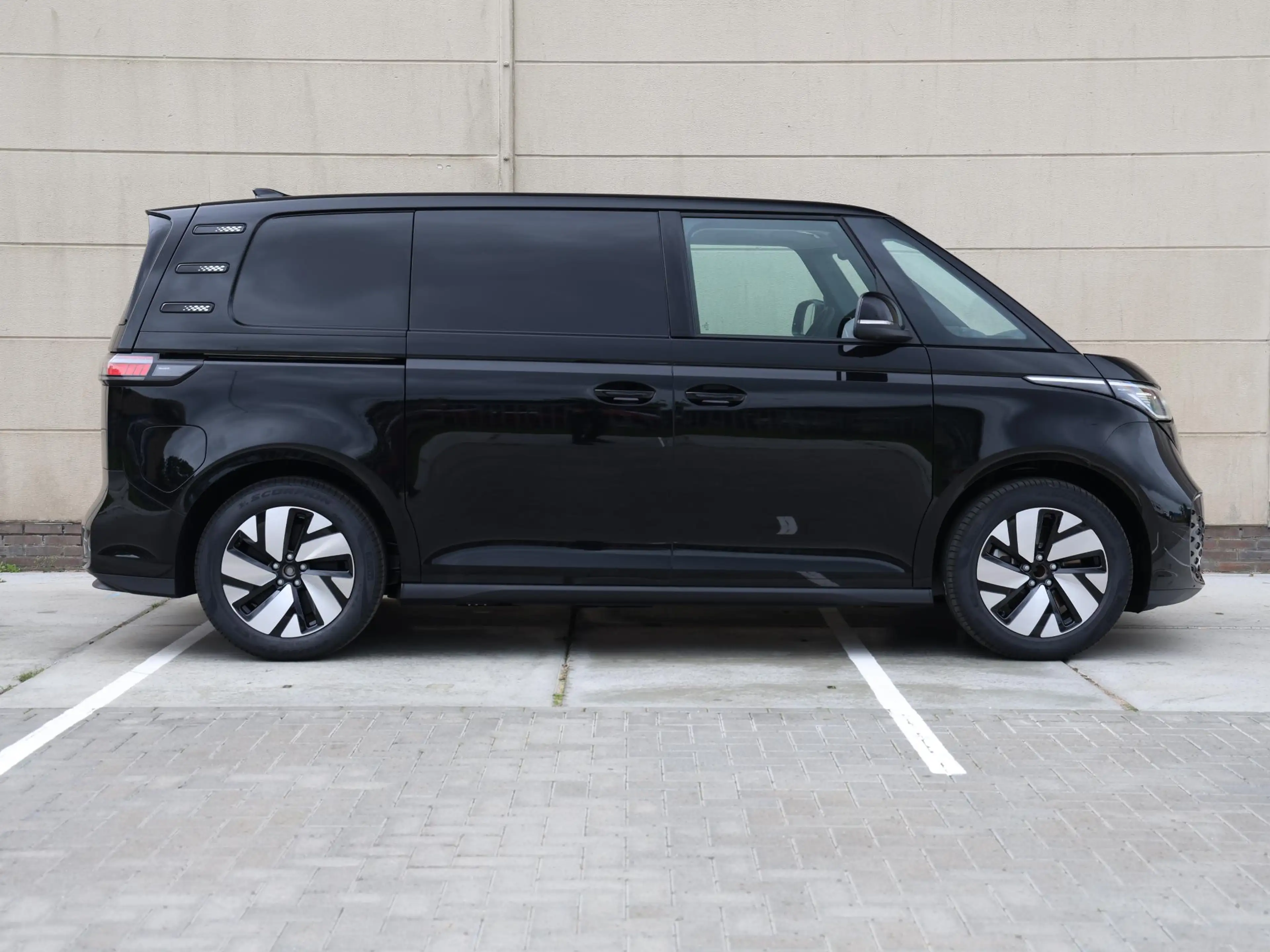 Volkswagen ID. Buzz Cargo Bulli Limited Edition Elektromotor 286PK 79 kWh | — photo 2