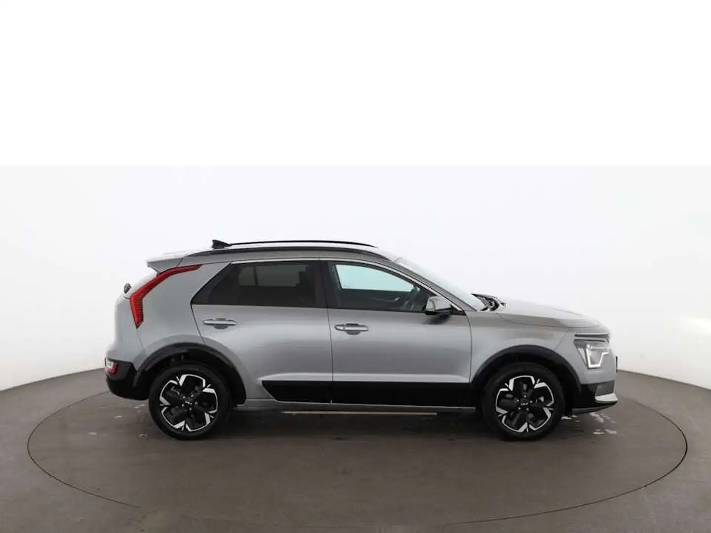 Kia Niro e- Vision 64kWh Aut LED RADAR LEDER NAV R-CAM Grau - 2
