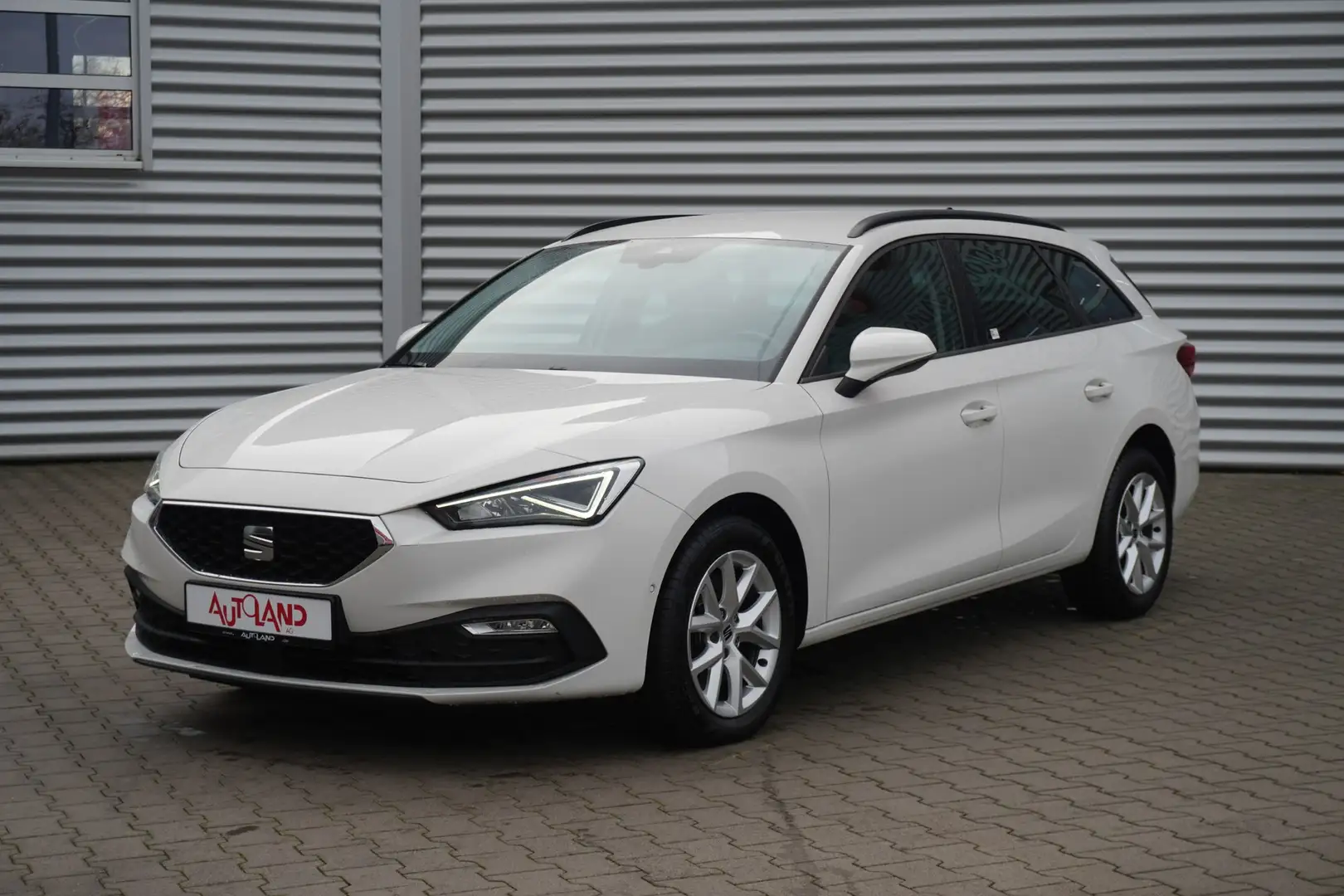 SEAT Leon Sportstourer 2.0 TDI Style LED Navi Kamera Weiß - 2