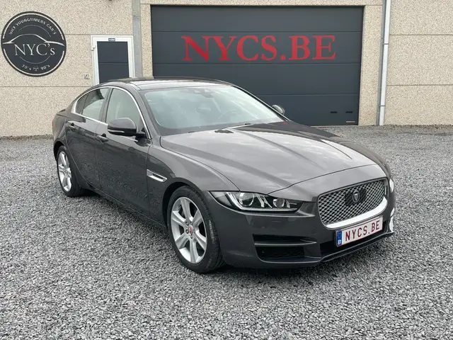 Jaguar XE 2.0T Portfolio-Historique complet-Low Mileage