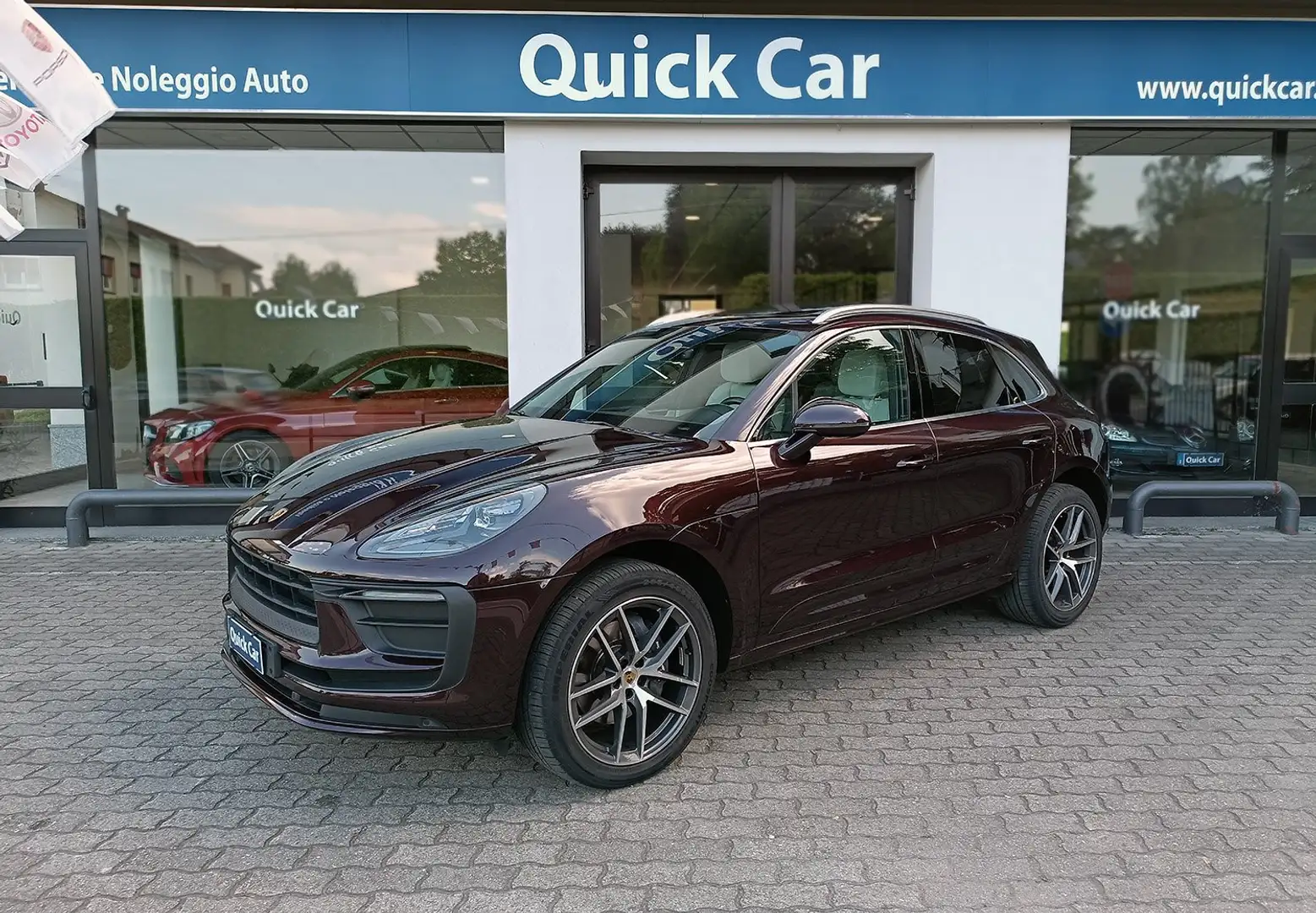 Porsche Macan 2.0 265CV PDK,TETTO,PELLE ESTESA,COLORE "LEGGENDA" Rosso - 2