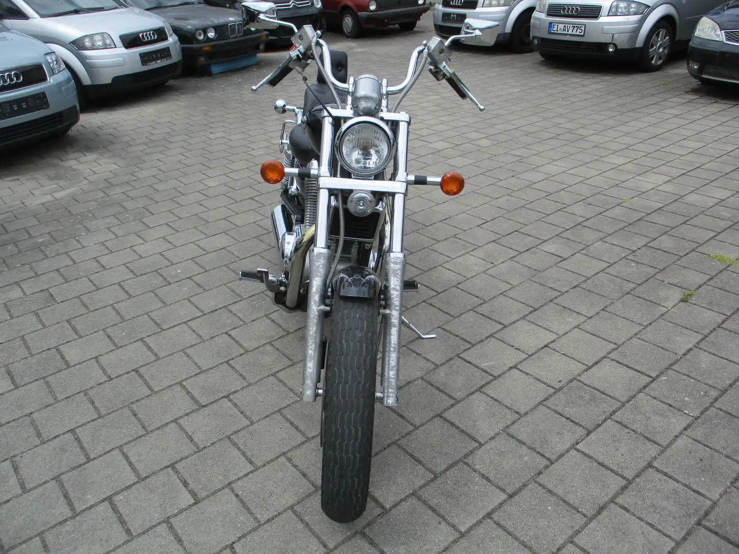 Suzuki VS 1400 Intruder Schwarz - 2