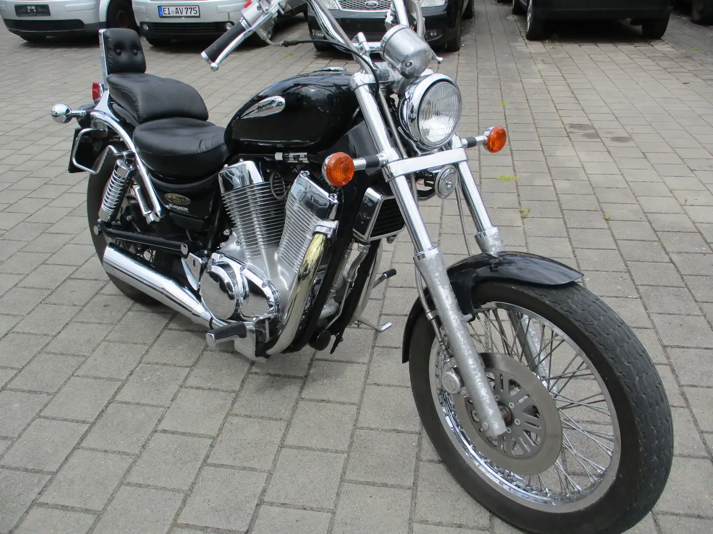 Suzuki VS 1400 Intruder Negro - 1