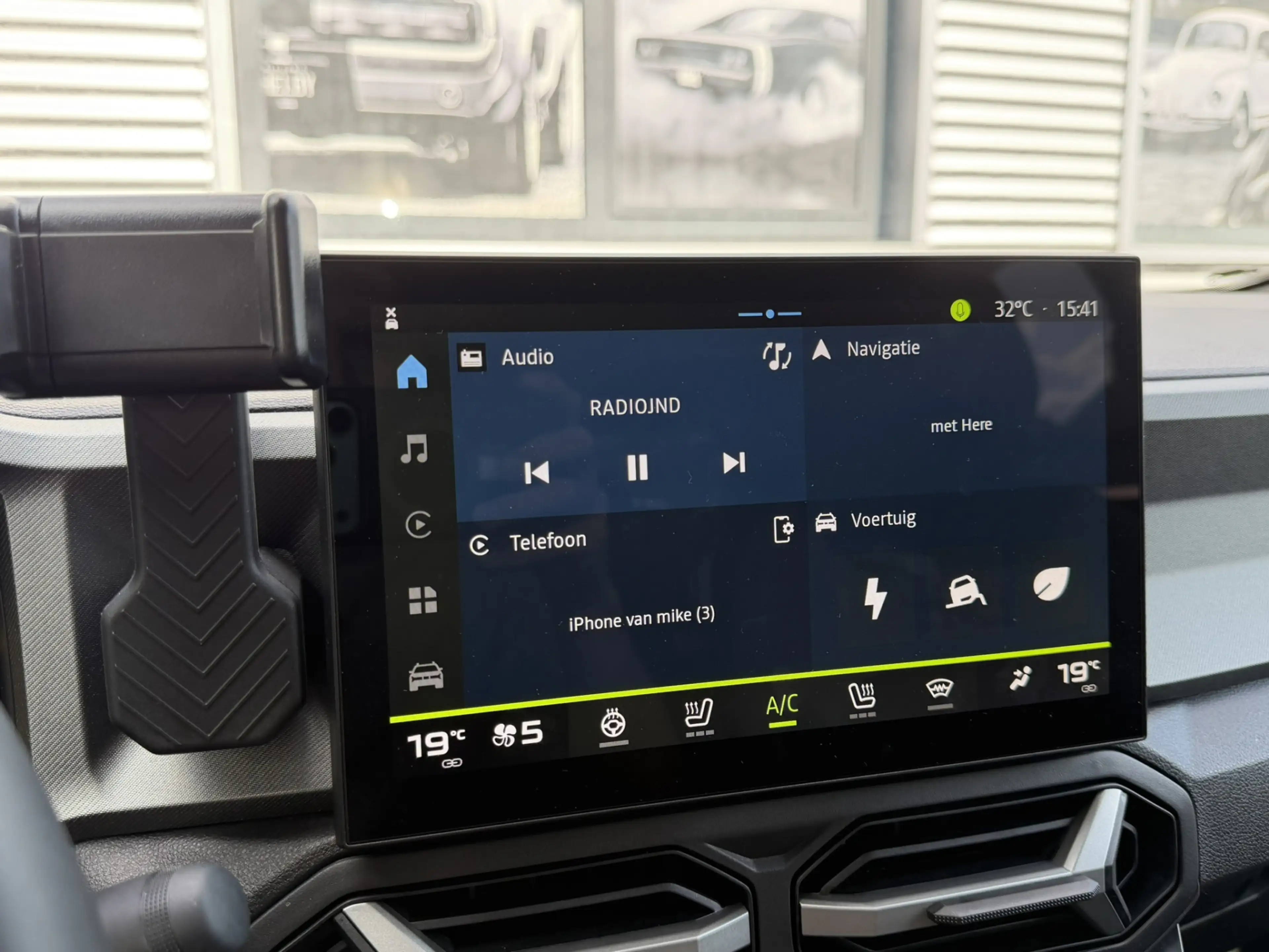 Dacia Bigster 1.8 Hybrid 155 Limited Edition — photo 9