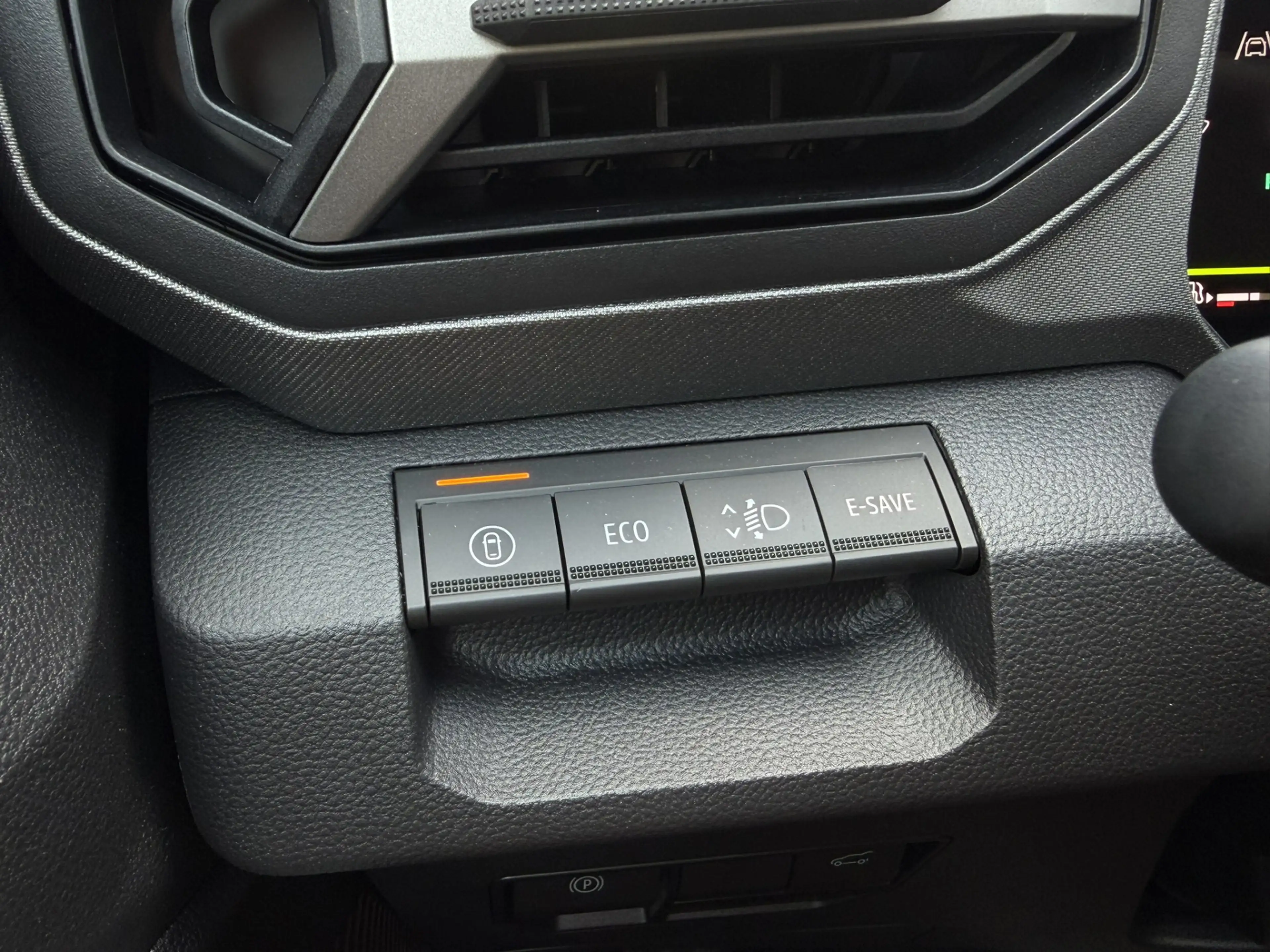 Dacia Bigster 1.8 Hybrid 155 Limited Edition — photo 16