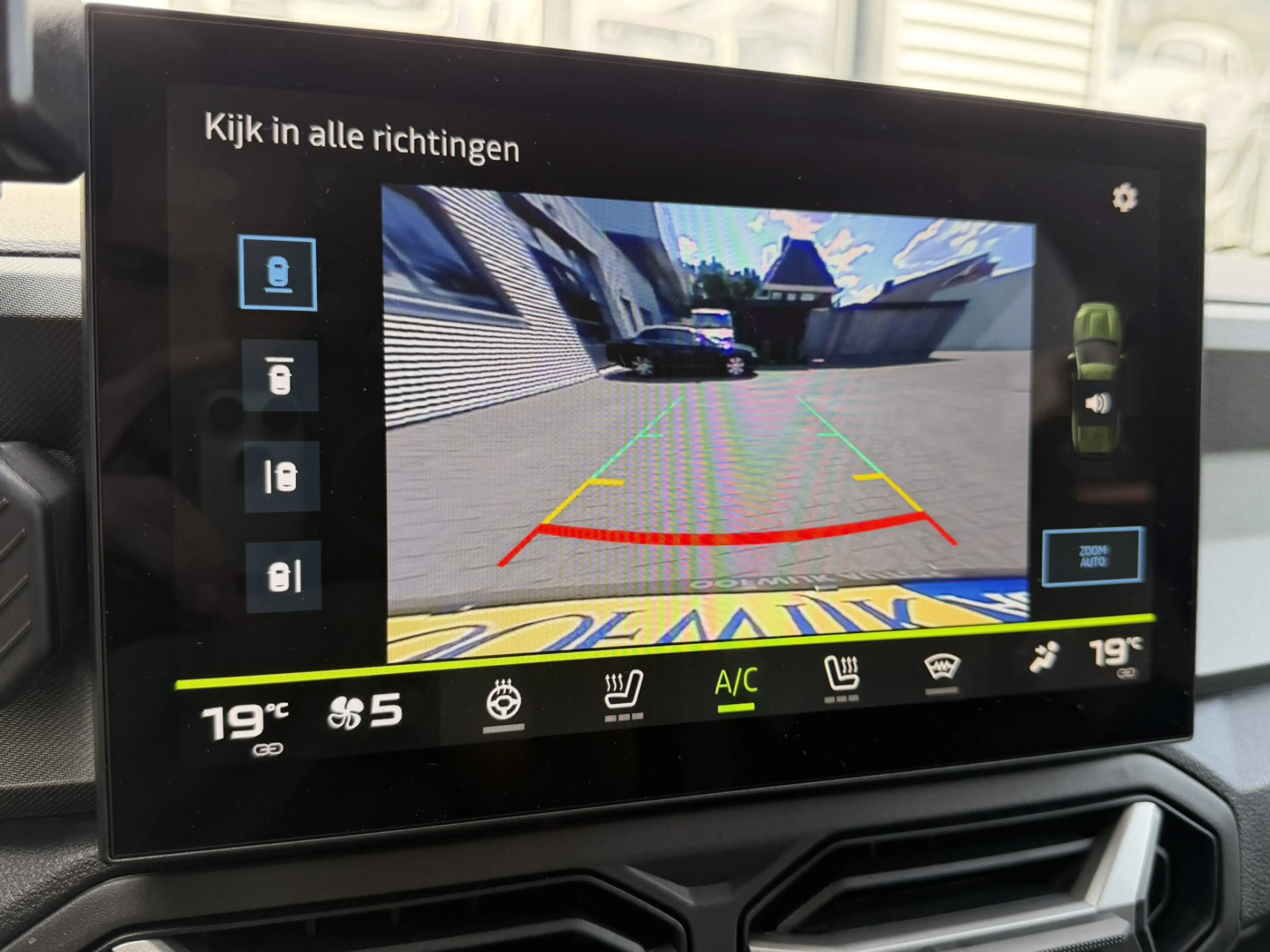 Dacia Bigster 1.8 Hybrid 155 Limited Edition — photo 12