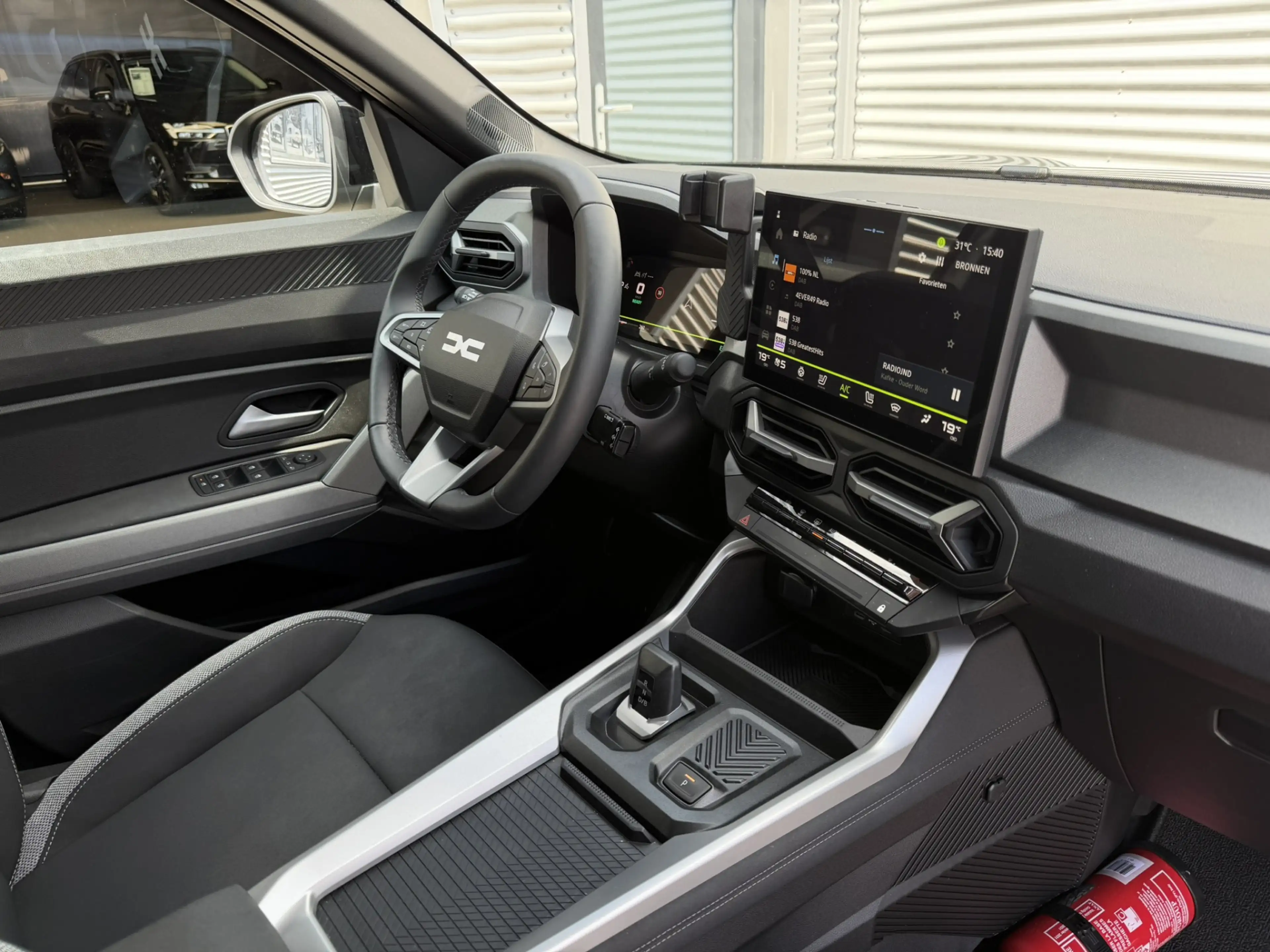 Dacia Bigster 1.8 Hybrid 155 Limited Edition — photo 7