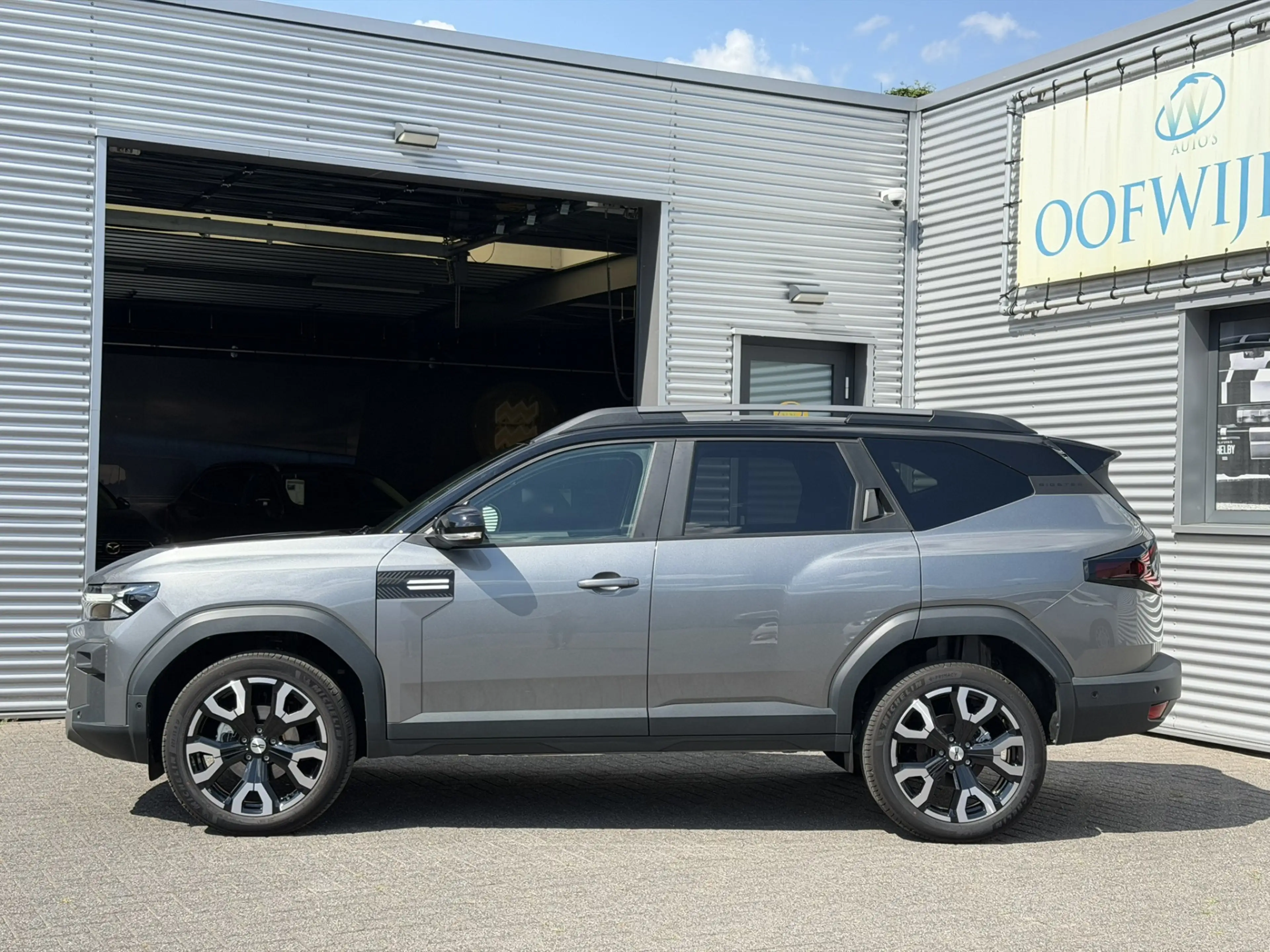 Dacia Bigster 1.8 Hybrid 155 Limited Edition — photo 3