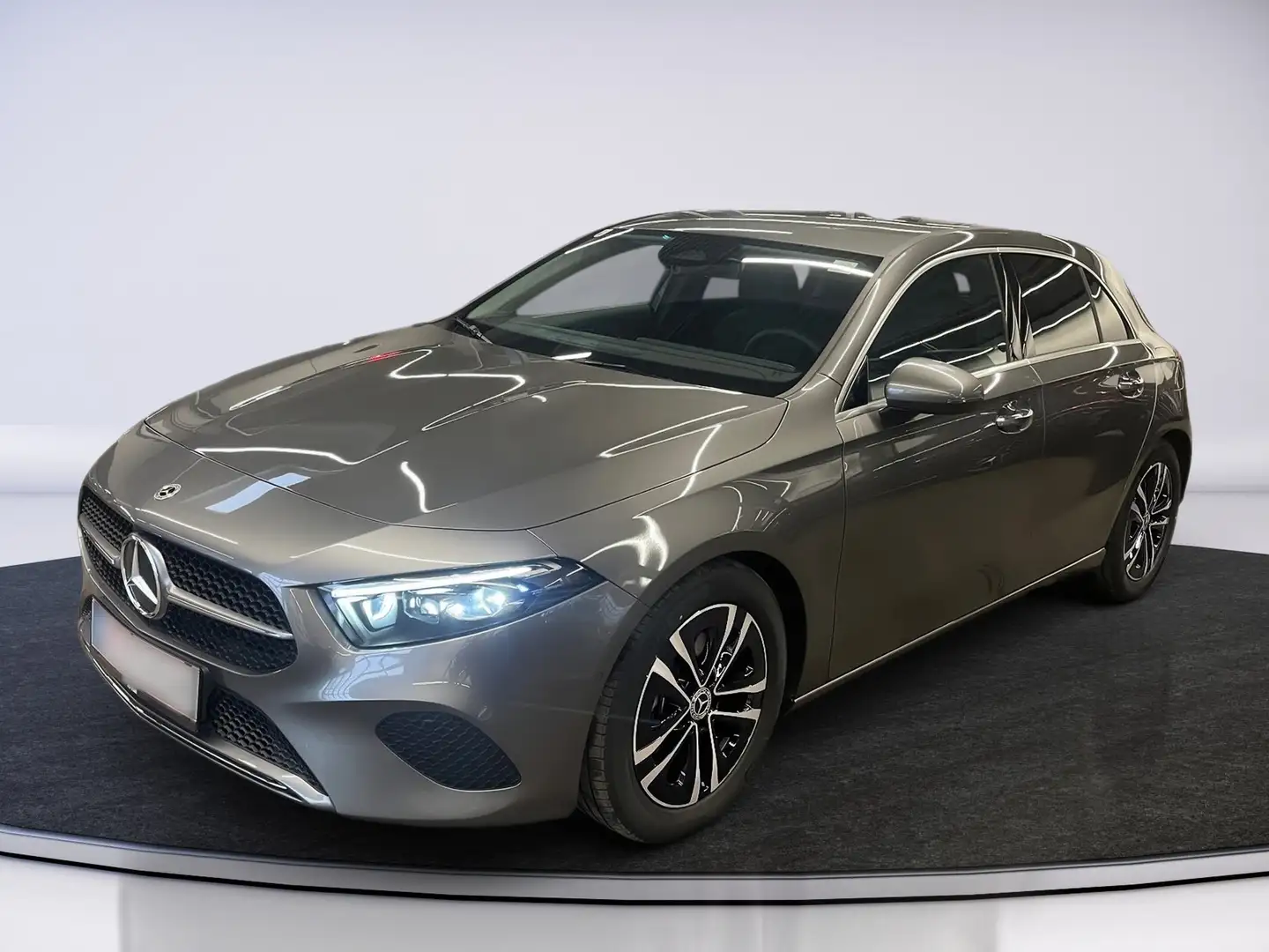 Mercedes-Benz A 180 d Klimaautomatik,Navi,Rückfahrkamera Grau - 2