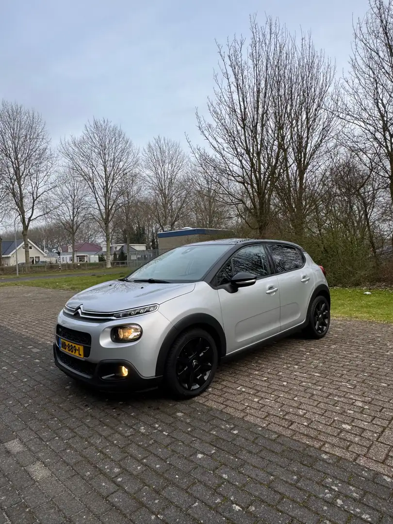 Citroen C3 1.2 PT S&S Shine Grijs - 1