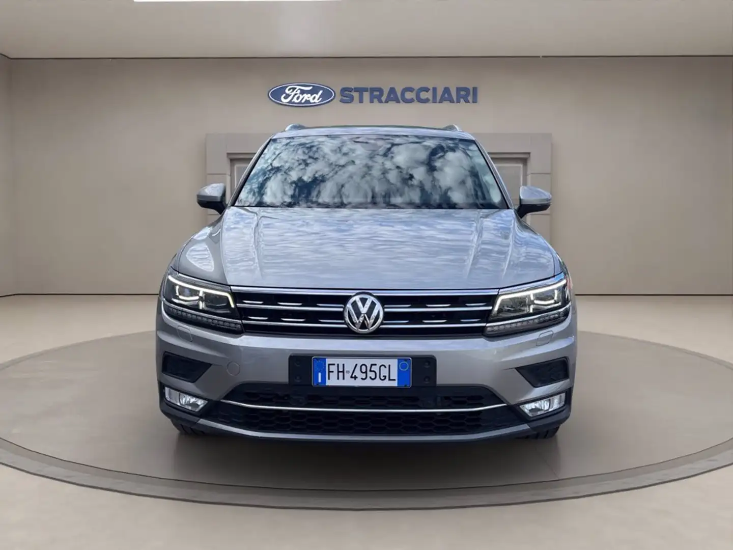 Volkswagen Tiguan 2.0 tdi Executive 4motion 150cv dsg Gris - 2