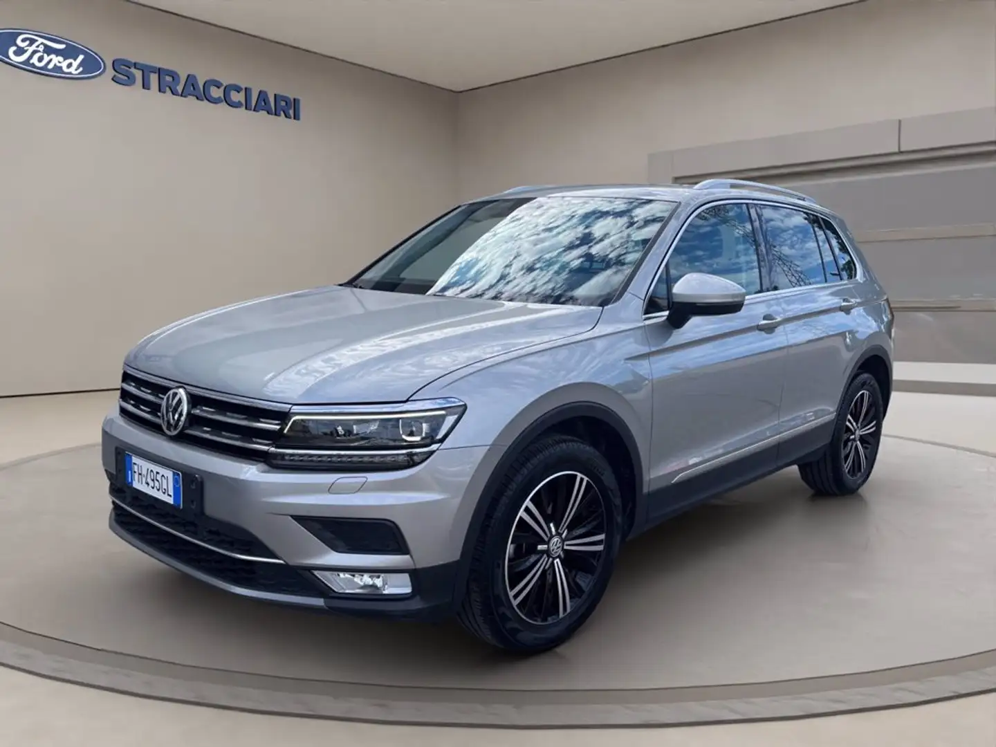 Volkswagen Tiguan 2.0 tdi Executive 4motion 150cv dsg Gris - 1
