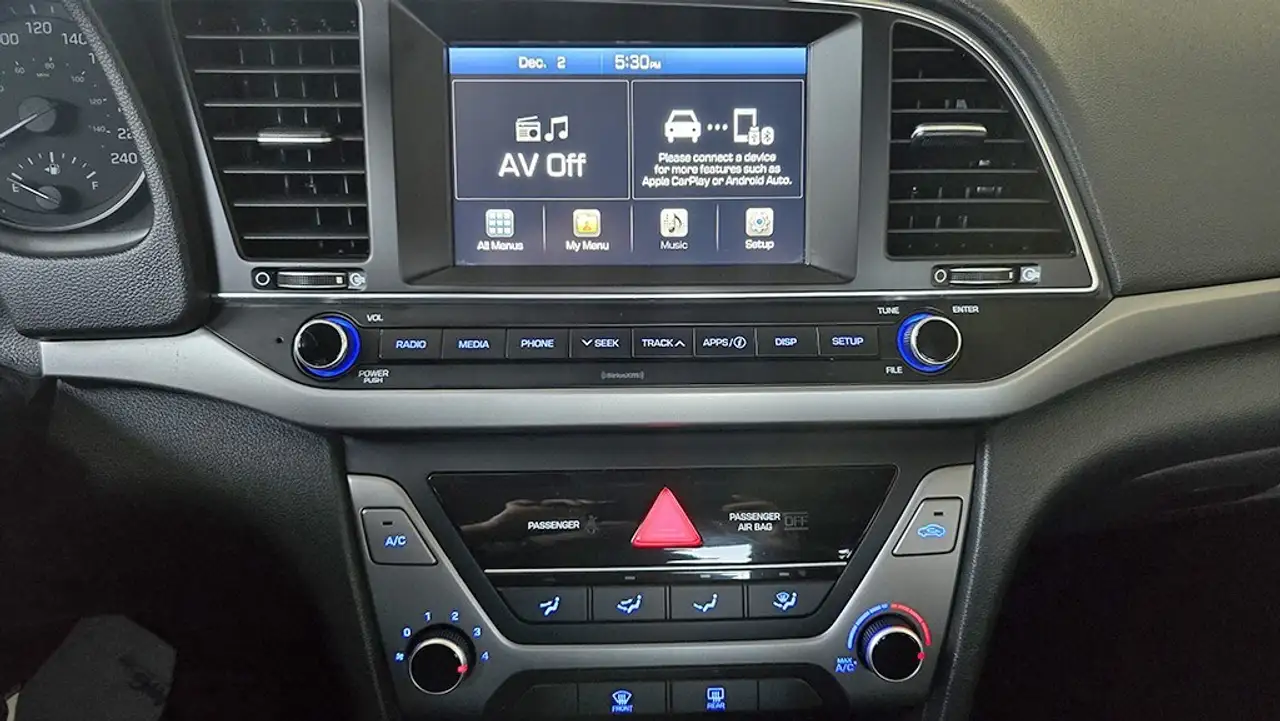 Hyundai ELANTRA снимка Hyundai ELANTRA