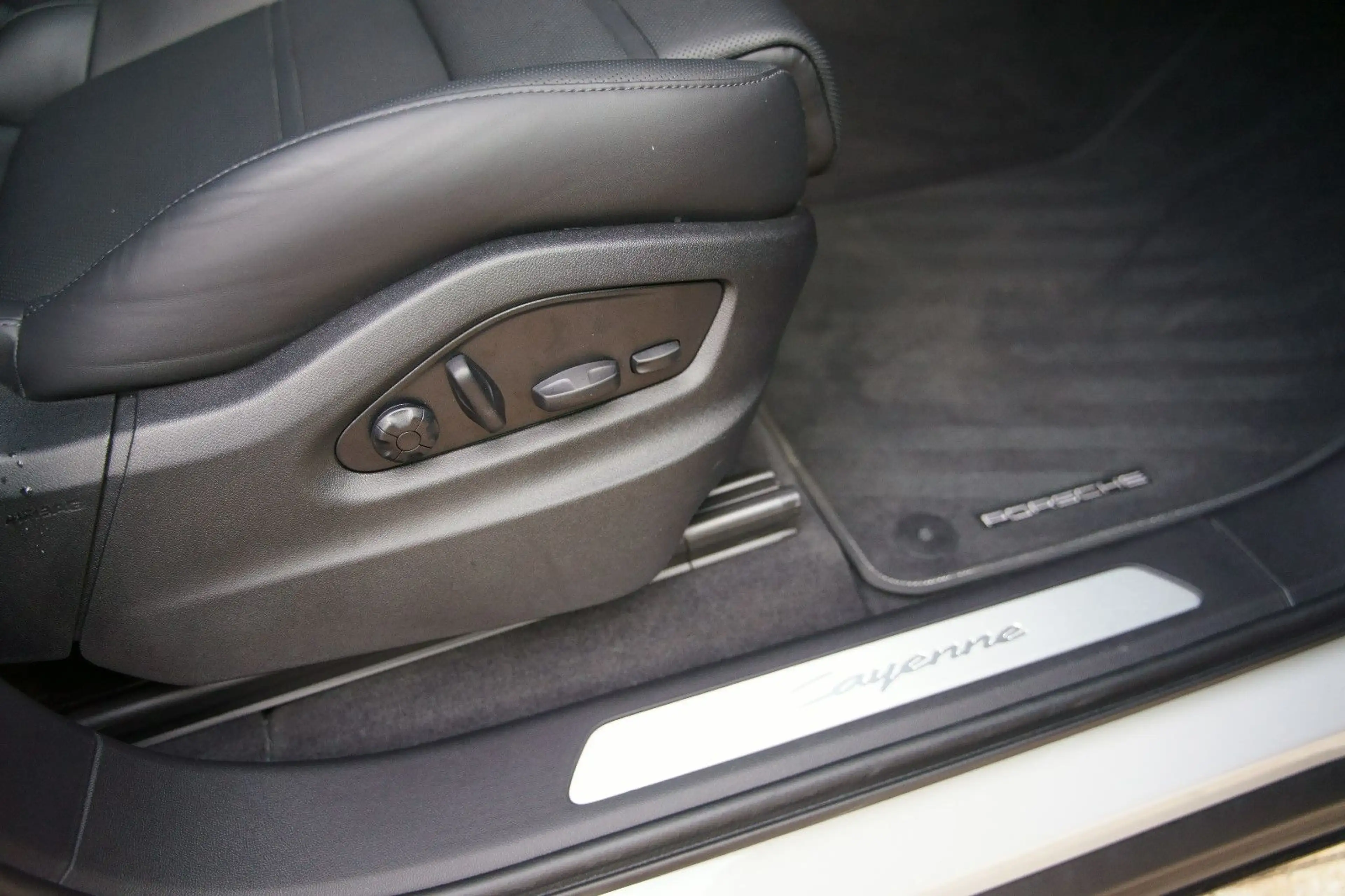 Porsche Cayenne Coupe E-Hybrid /Massasge/HeadUP/INNO — photo 12