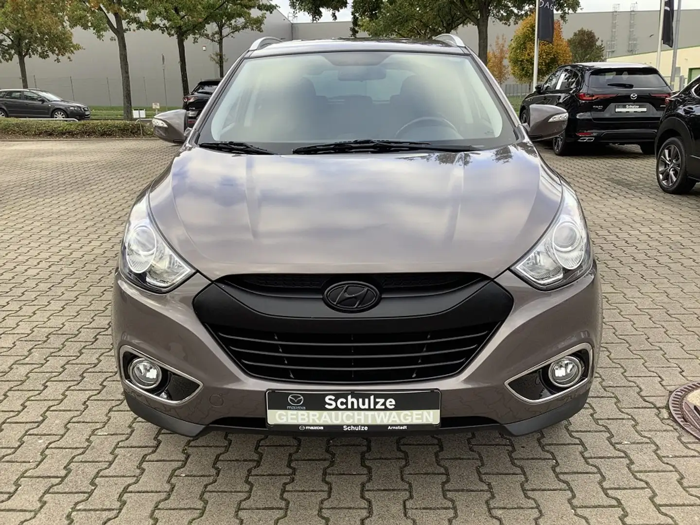 Hyundai iX35 Style 2.0 Automatik AHK abnehmbar 8fach bereift Grau - 2