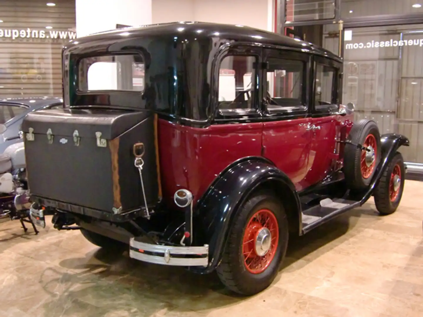 Chevrolet Monza Sport Sedan Burdeos - 2