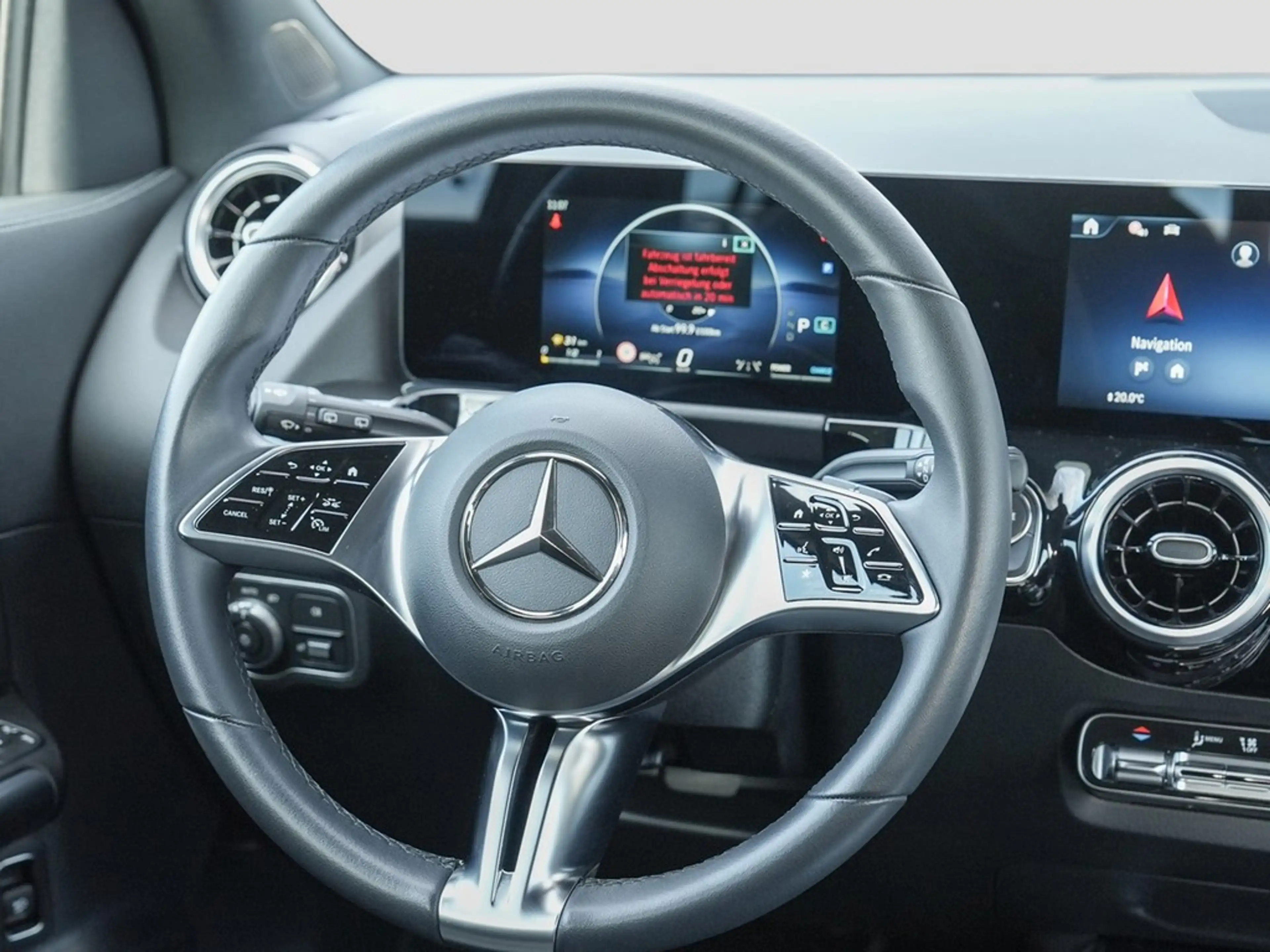 Mercedes-Benz GLA 200 Desingpaket Advanced *LED*AHK*Navi*Kamera*Kessy... — photo 11