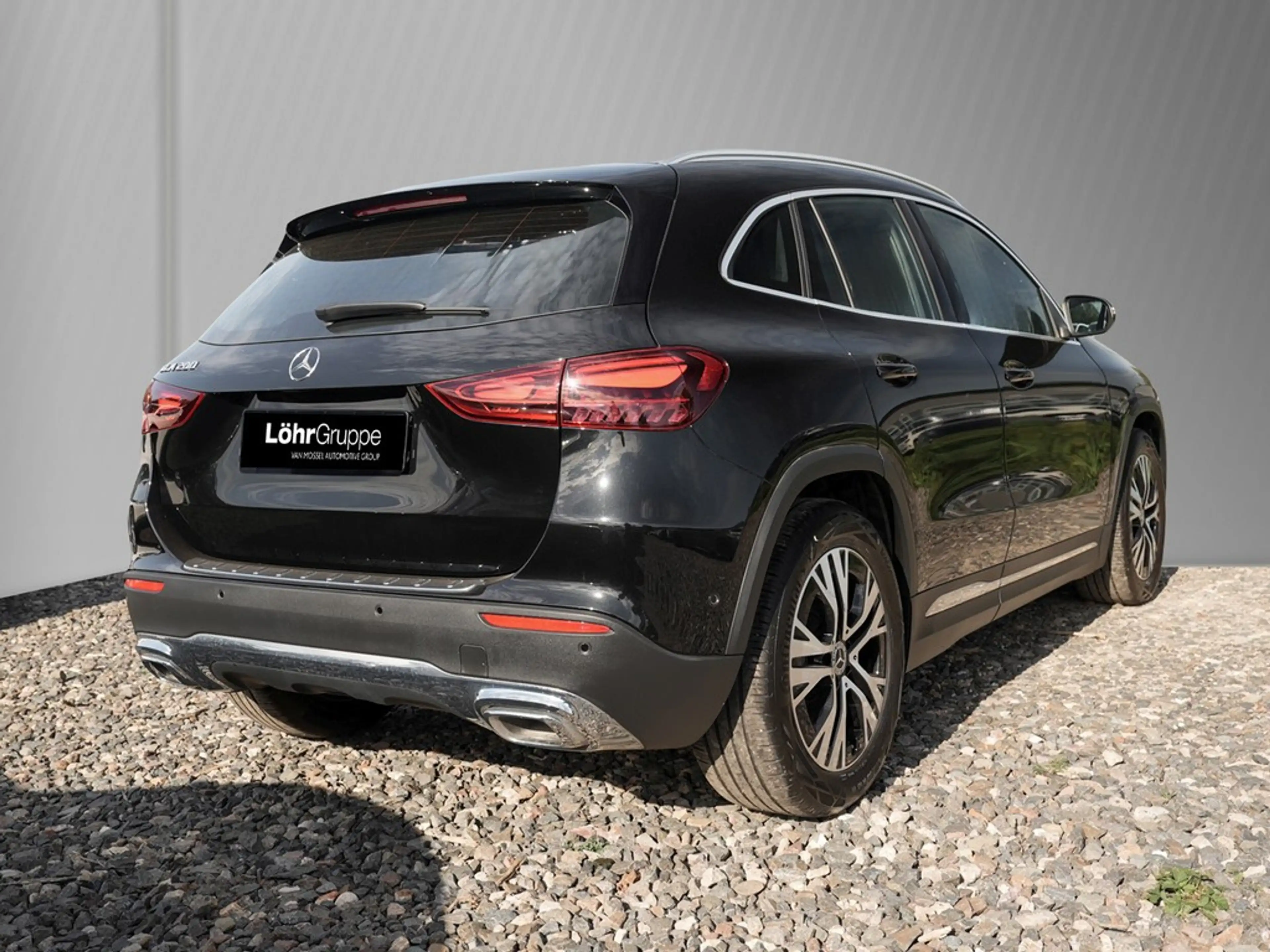 Mercedes-Benz GLA 200 Desingpaket Advanced *LED*AHK*Navi*Kamera*Kessy... — photo 4