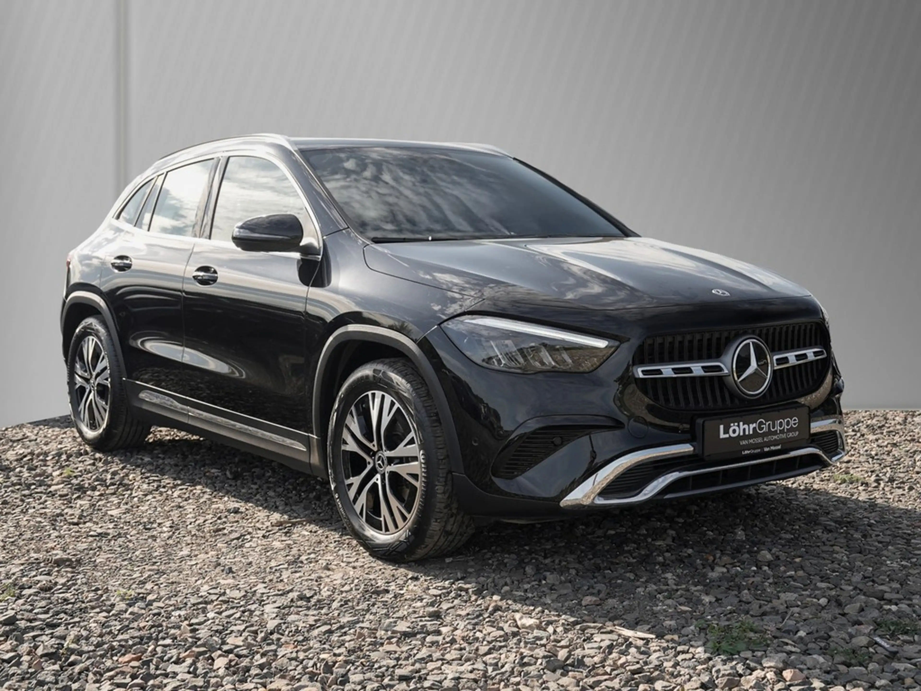 Mercedes-Benz GLA 200 Desingpaket Advanced *LED*AHK*Navi*Kamera*Kessy... — photo 3