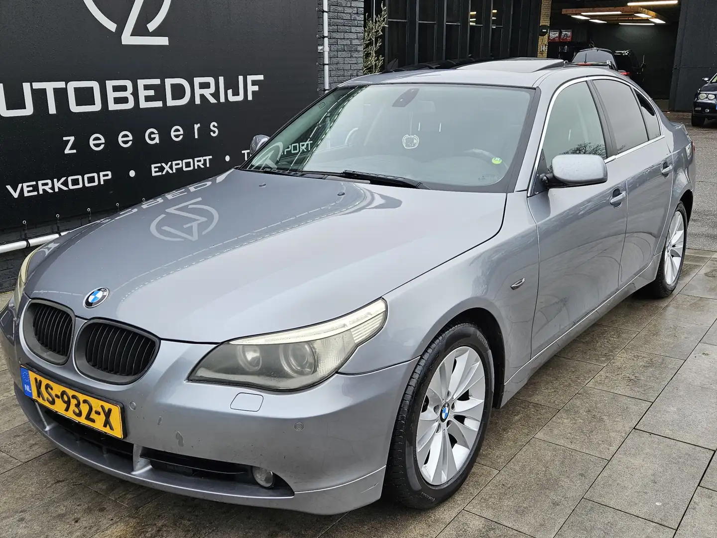 BMW 525 5-serie 525i Executive *AC*Pano* Grijs - 2
