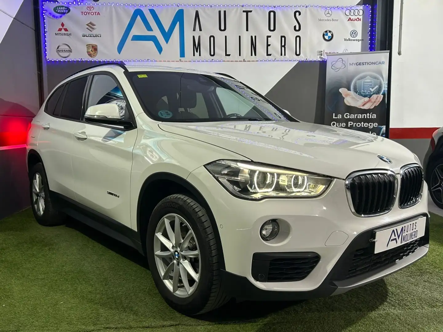 BMW X1 sDrive 18dA Blanc - 1