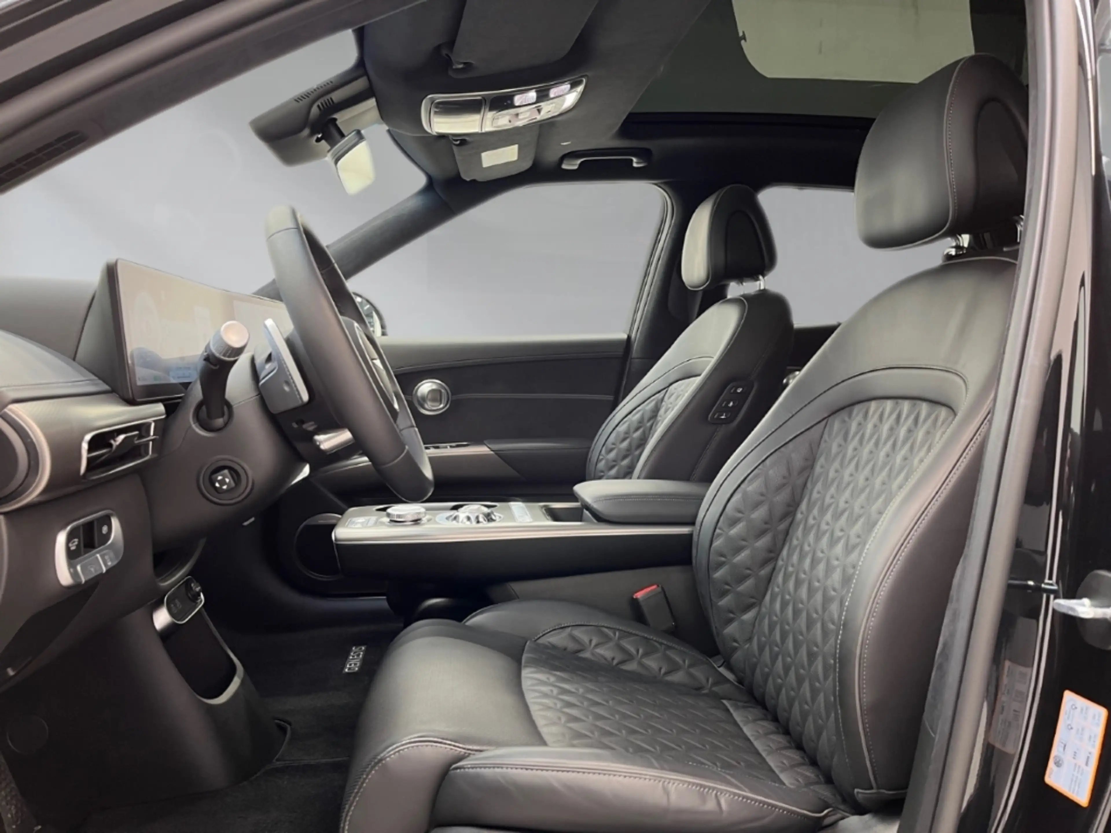 Genesis GV60 Sport Elektro 4WD Sportpaket Panorama Memory Sitze — photo 10