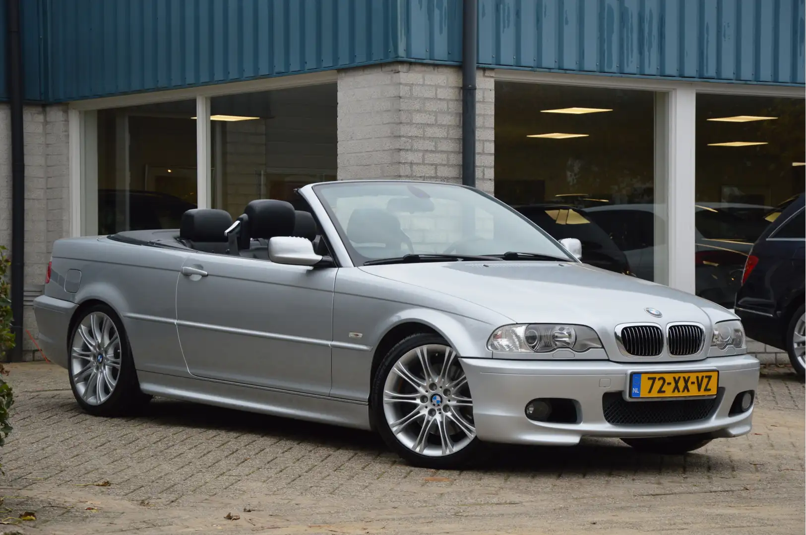 BMW 330 3-serie Cabrio 330Ci M-PAKKET | LEDER | XENON | HA Grau - 2