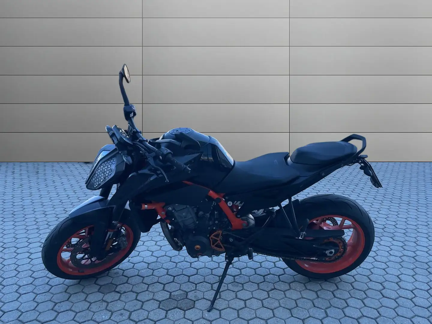 KTM 1290 Super Duke R 890 Duke R my21 Schwarz - 1