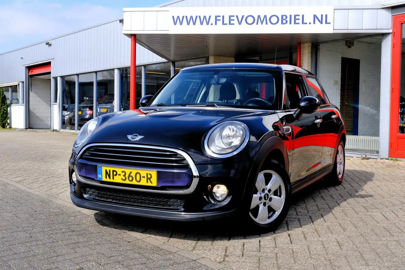 MINI Cooper 1.5 136pk Business Navi|Airco|LMV|Cruise Fekete - 1
