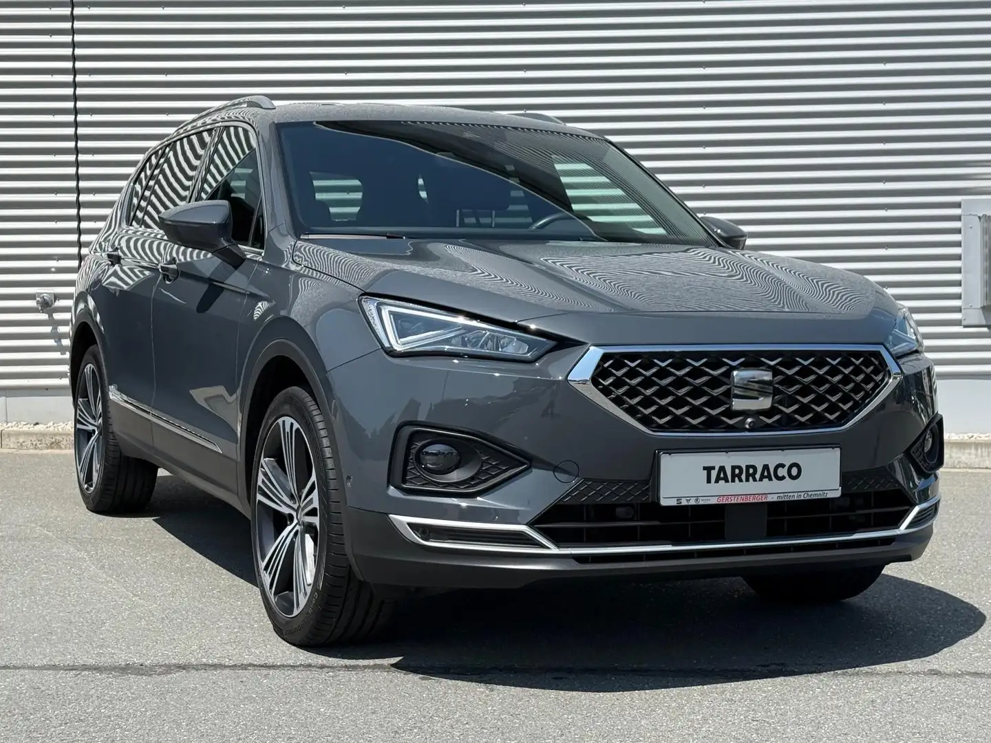 SEAT Tarraco Xcellence 1.5 TSI 150 PS NAVI/DCC Grau - 2