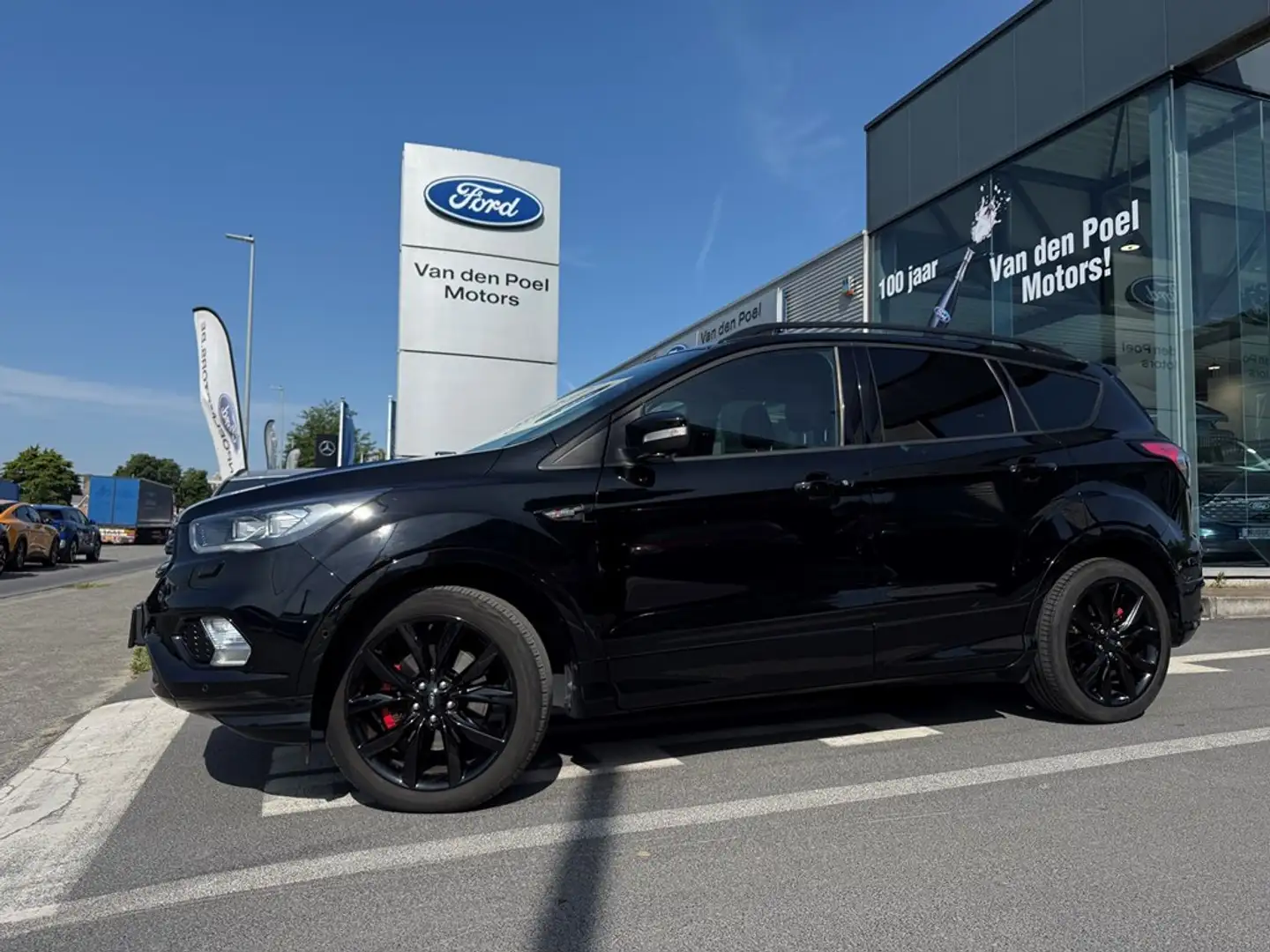 Ford Kuga ST-Line M6 120pk / 88kW Noir - 2