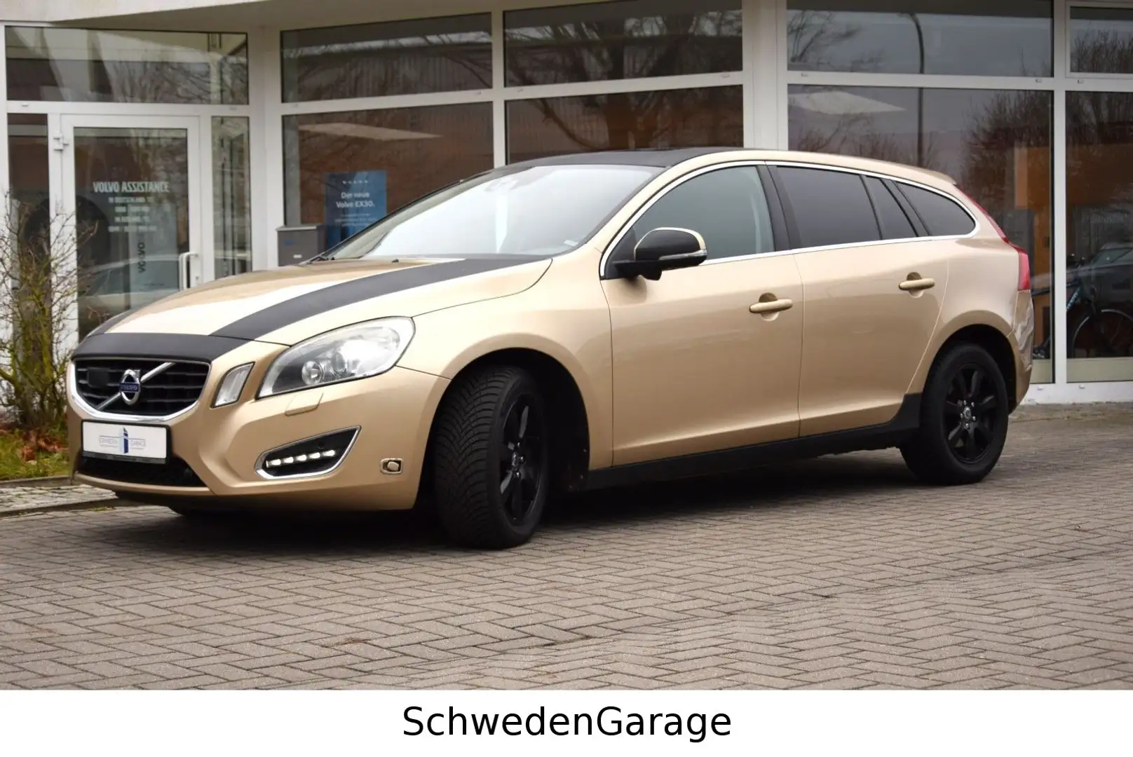 Volvo V60 T6 Summum AWD Abstandstempomat/Polestar Gold - 2