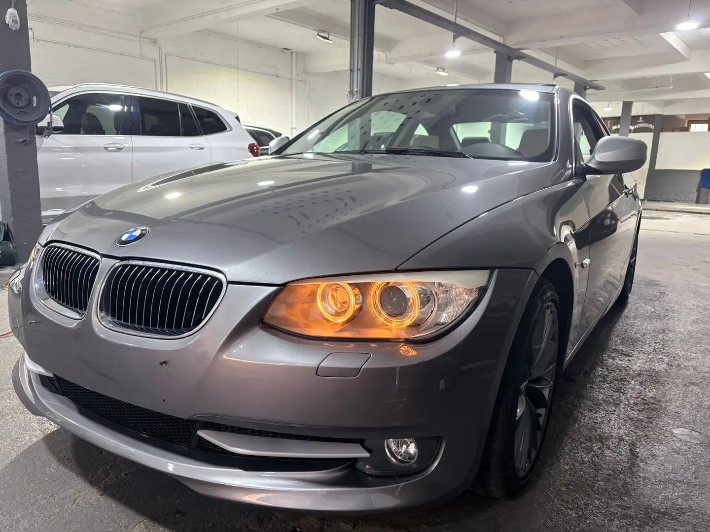 BMW 320 Coupé 320 dA Gris - 1