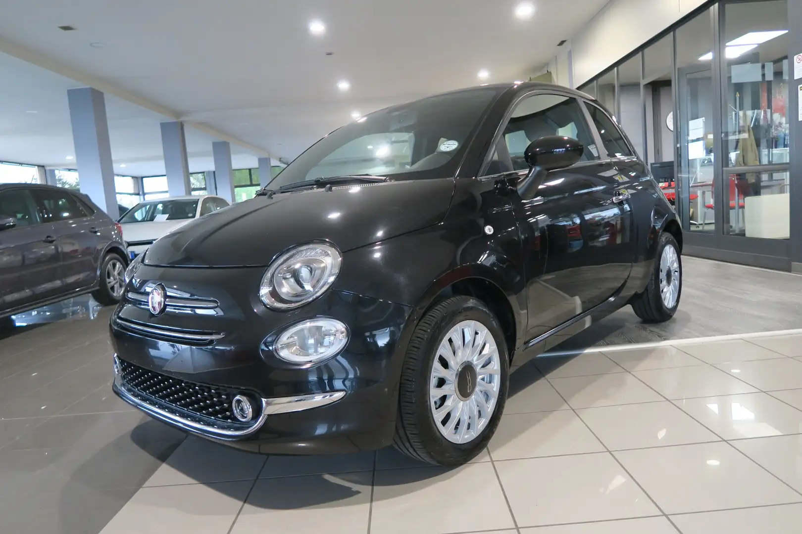 Fiat 500 500 1.0 hybrid Dolcevita 70cv Zwart - 1
