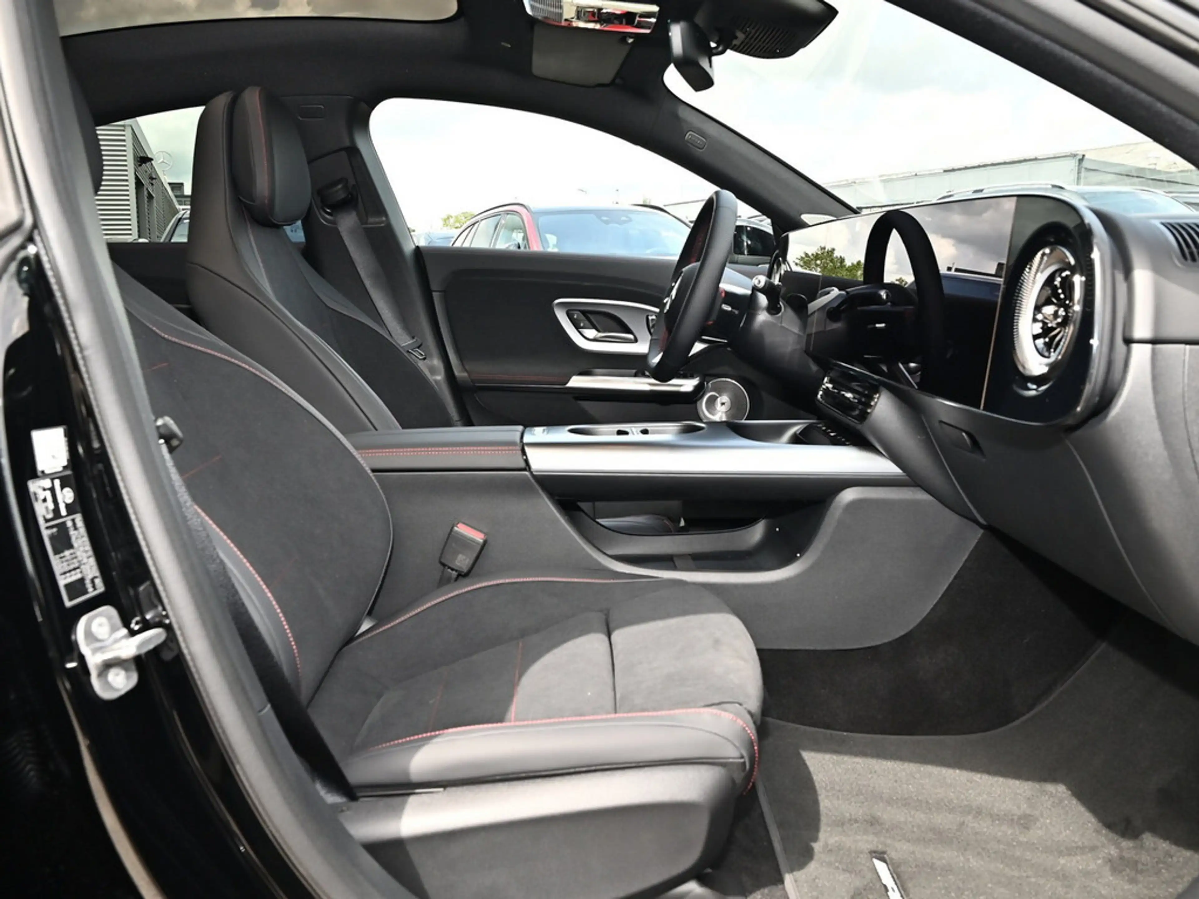 Mercedes-Benz CLA 220 AMG Line NIGHT PANO MULTIB. LED SHZ — photo 5