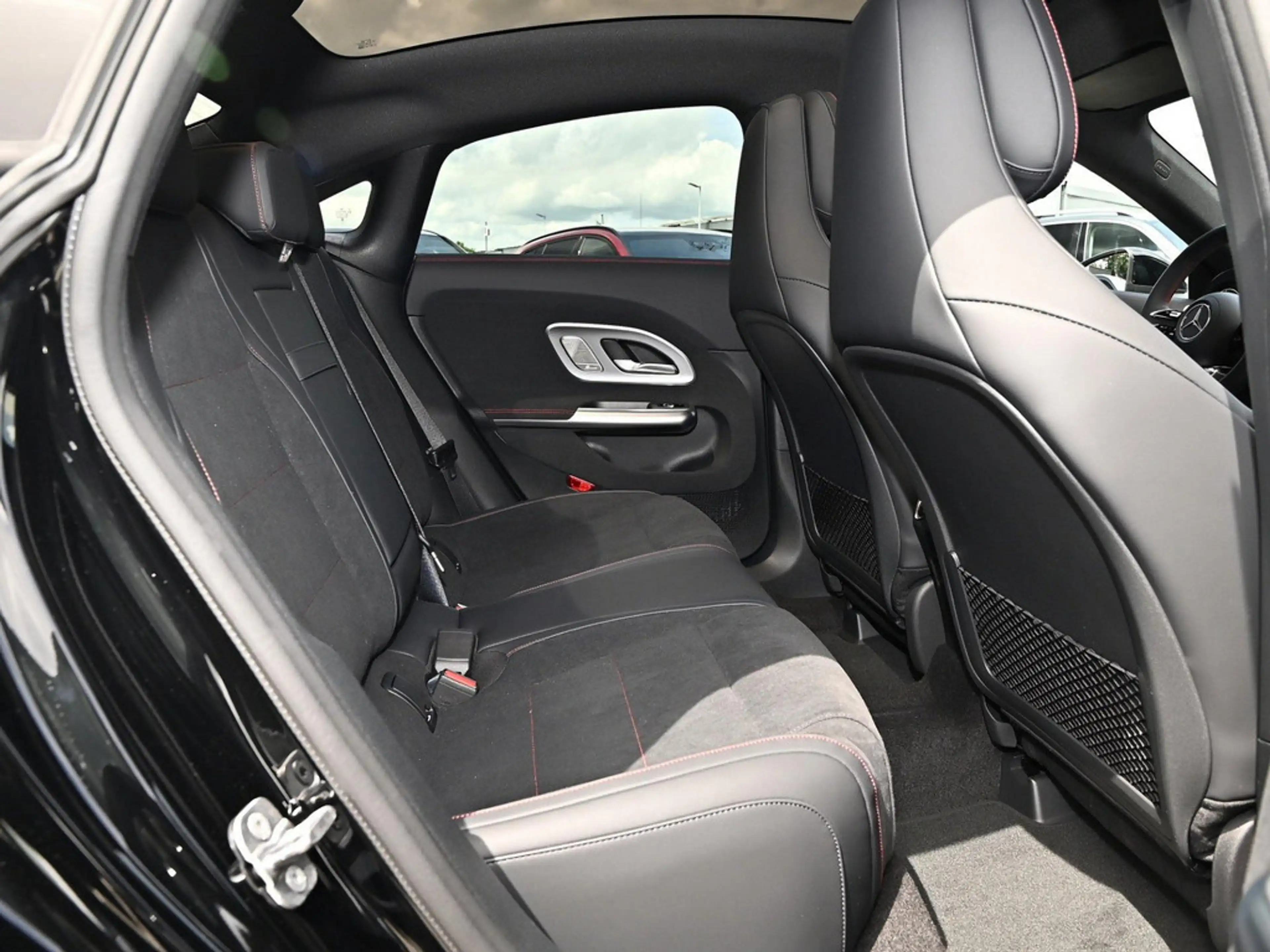 Mercedes-Benz CLA 220 AMG Line NIGHT PANO MULTIB. LED SHZ — photo 8