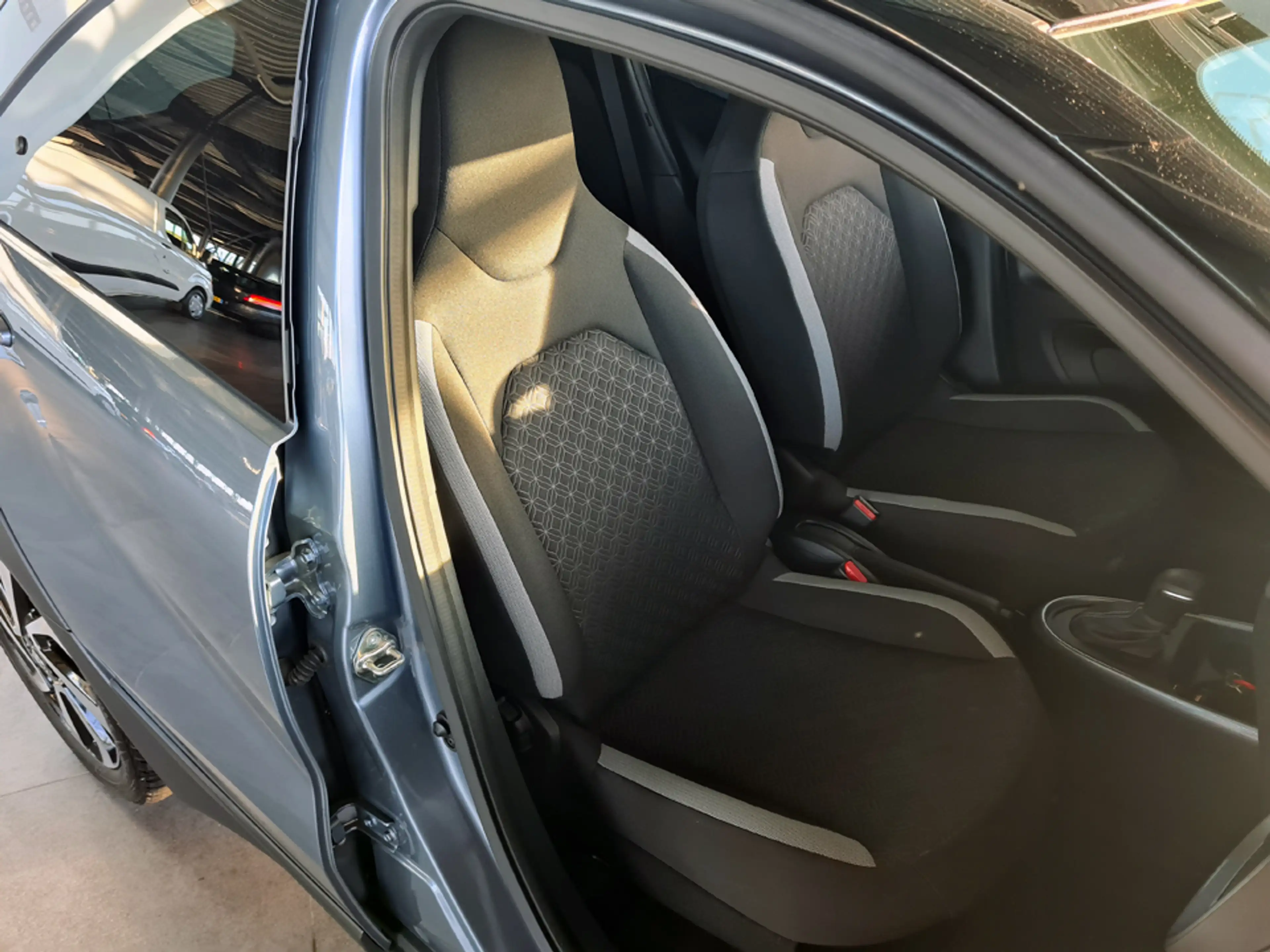 Toyota Aygo X 1.0 VVT-i S-CVT Pulse /Stoelverwarming/Apple Carpl — photo 4