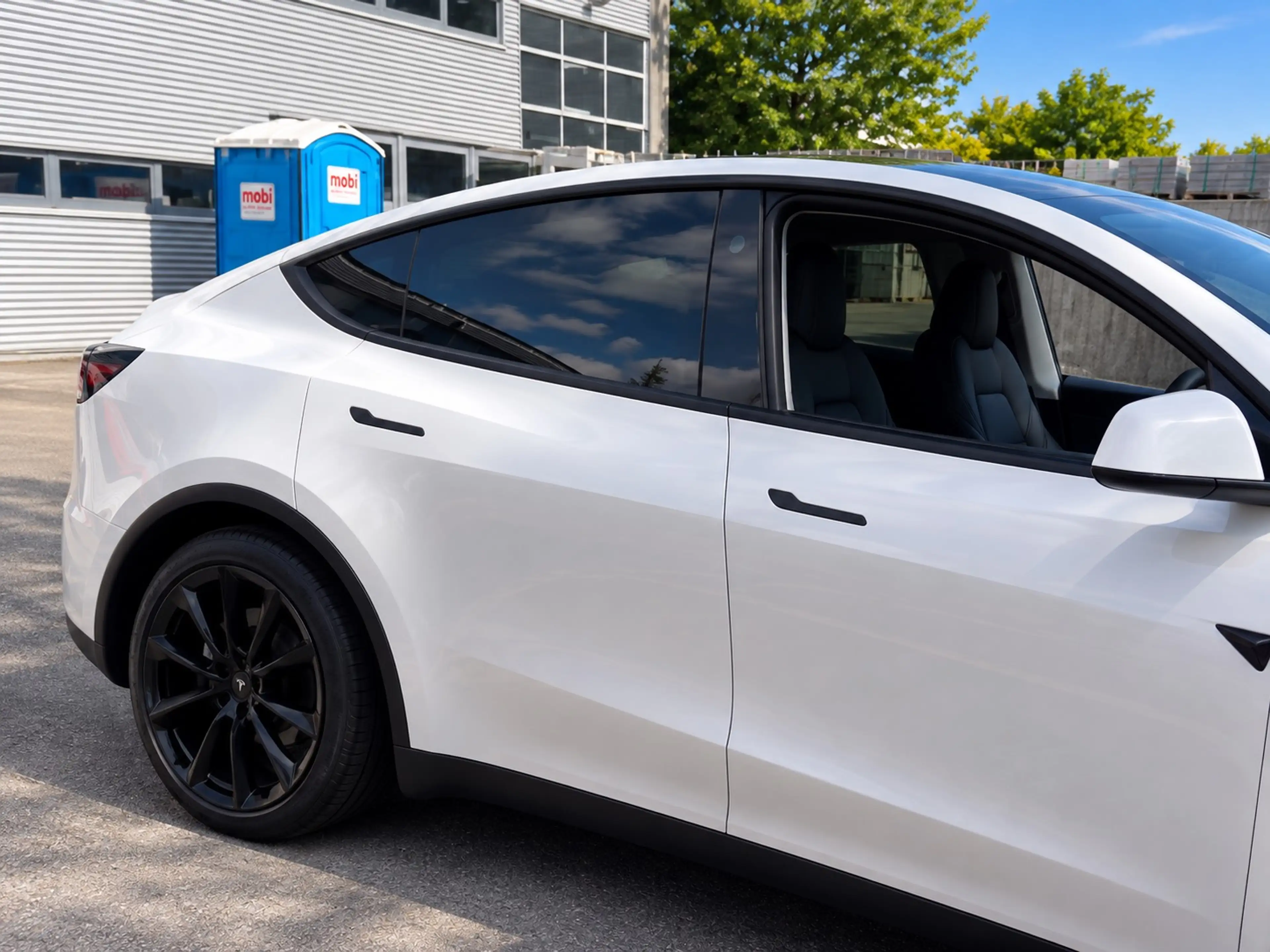 Tesla Model Y — photo 2