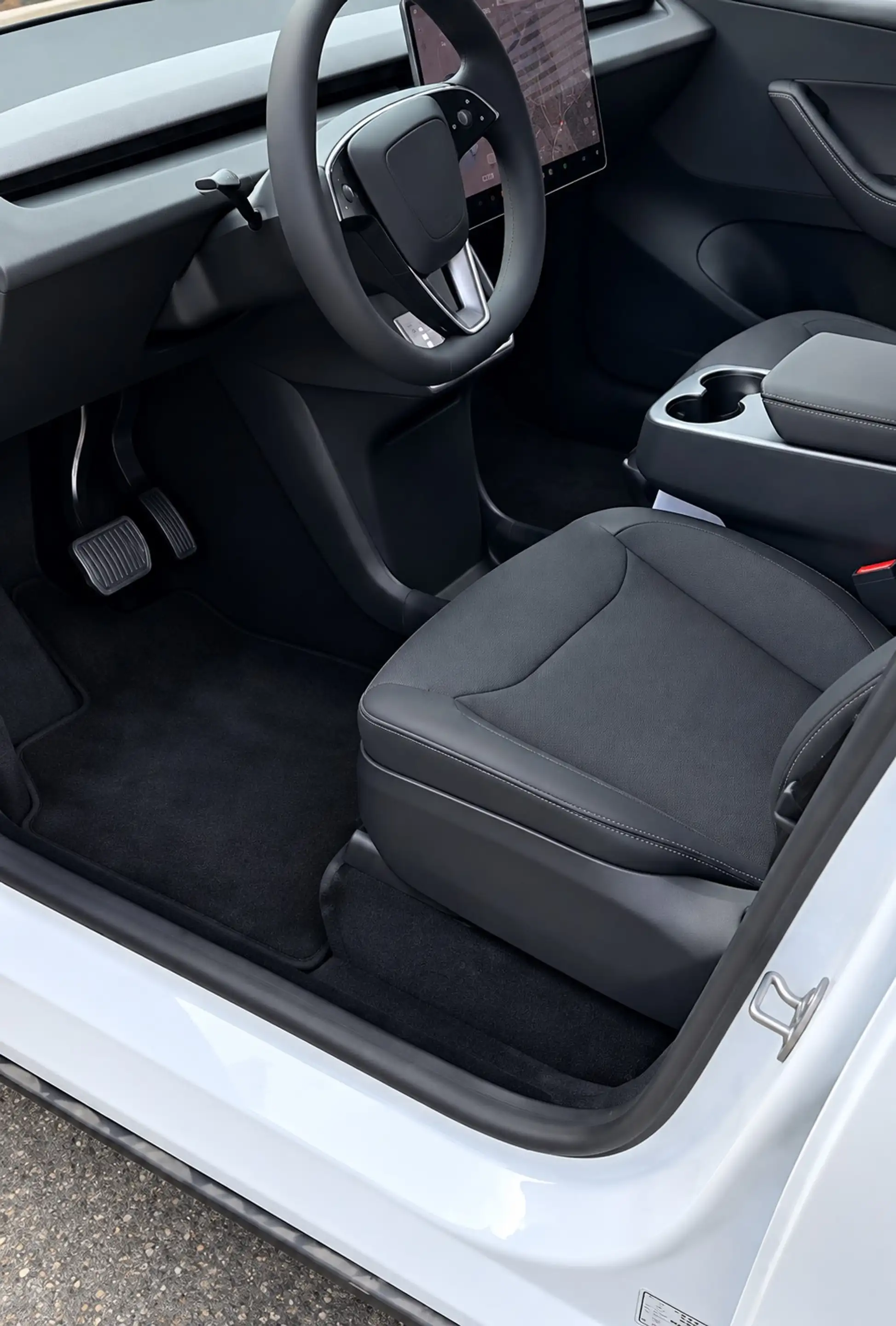 Tesla Model Y — photo 5