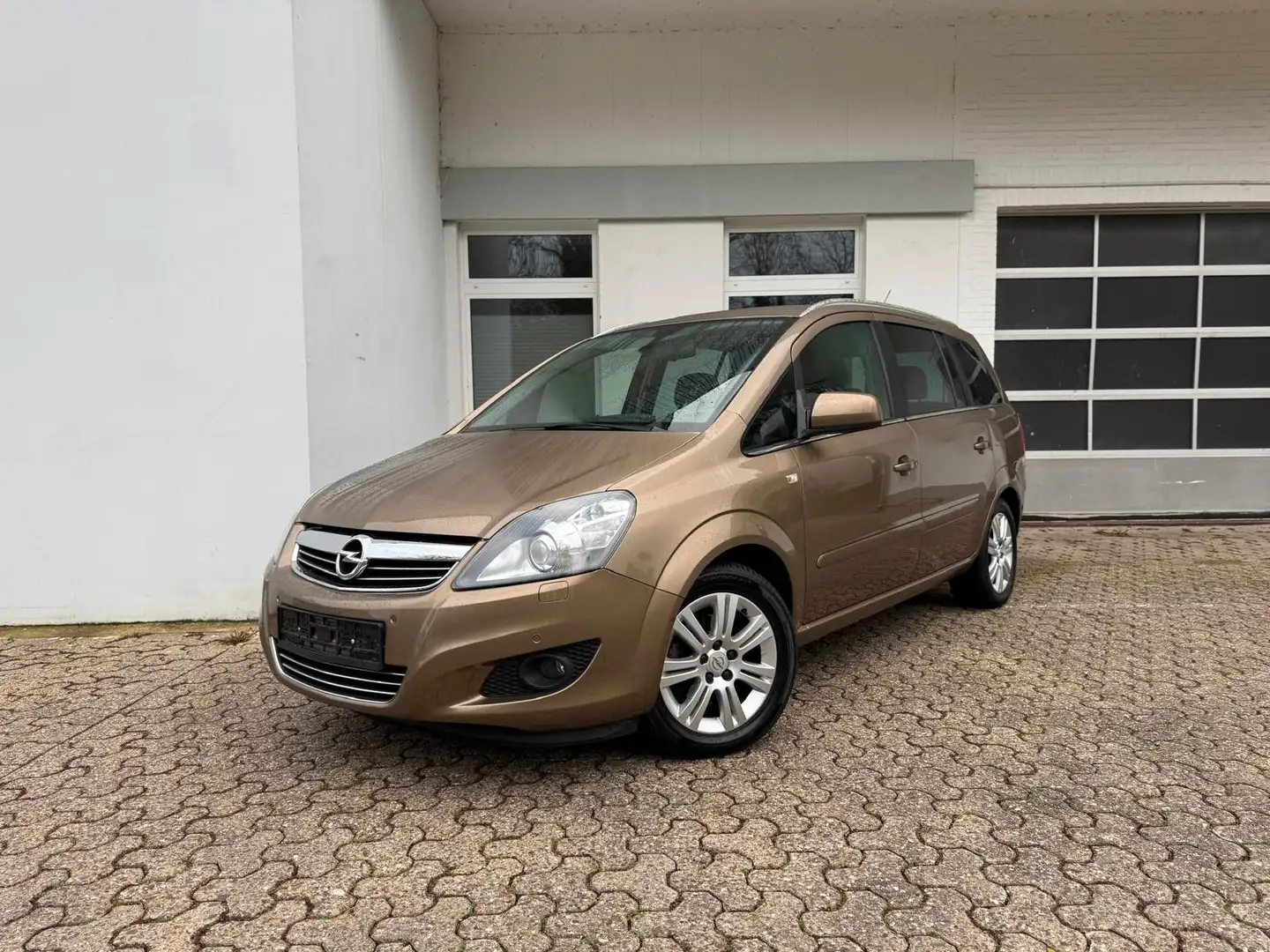 Opel Zafira B 1.8 Automatik Family Plus 7 Sitze AHK Braun - 1