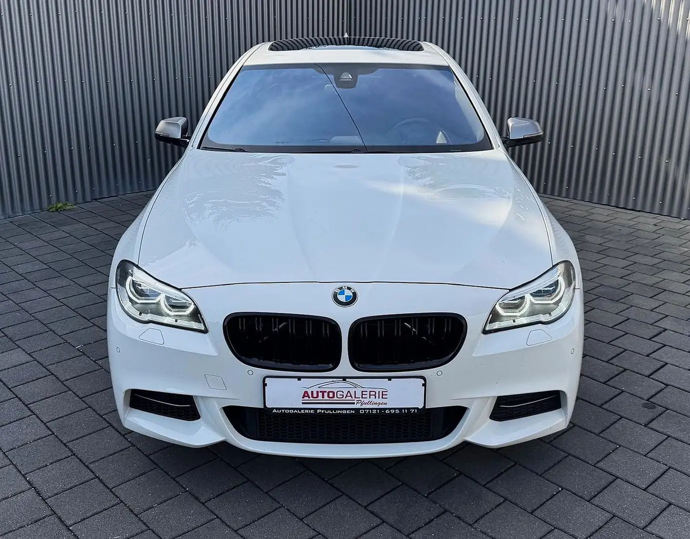 BMW 550 M550d xDrive ACC/360°/NAVI/SOFT/HUD/SCHALTWIPPEN Weiß - 2