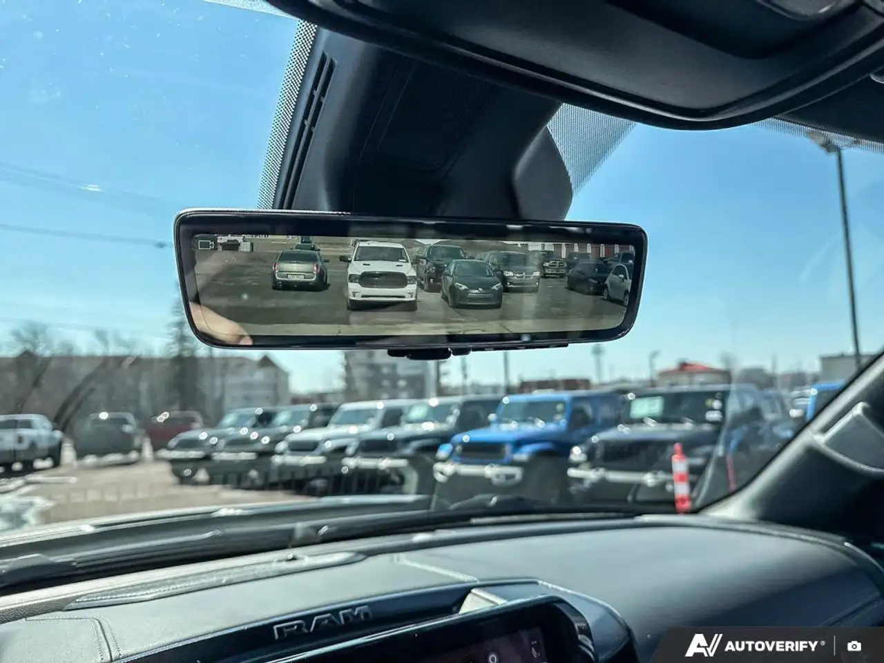 RAM 1500 снимка RAM 1500