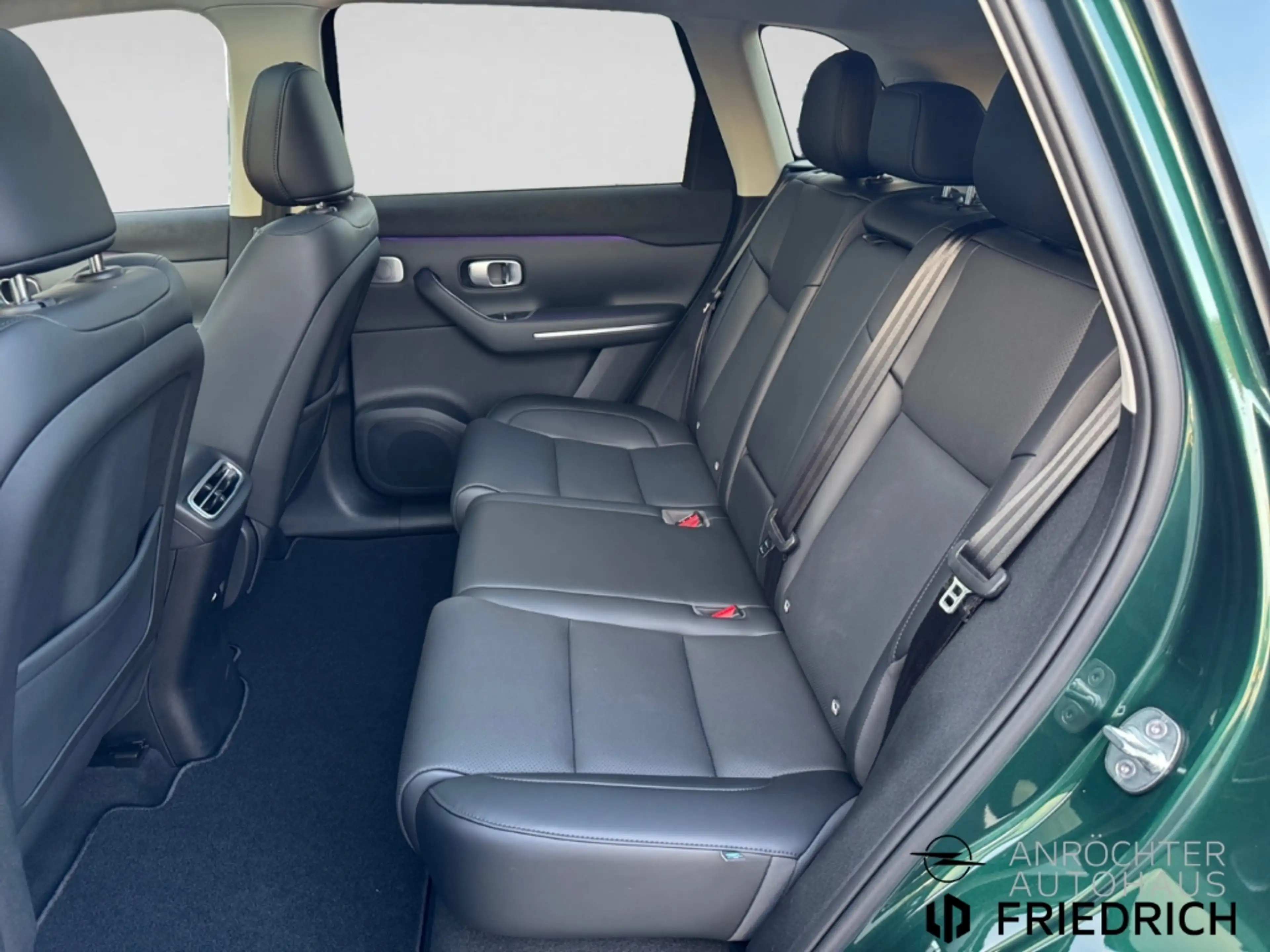 Leapmotor C10 Design ProMax AWD Panorama Klimaauto Leder — photo 13