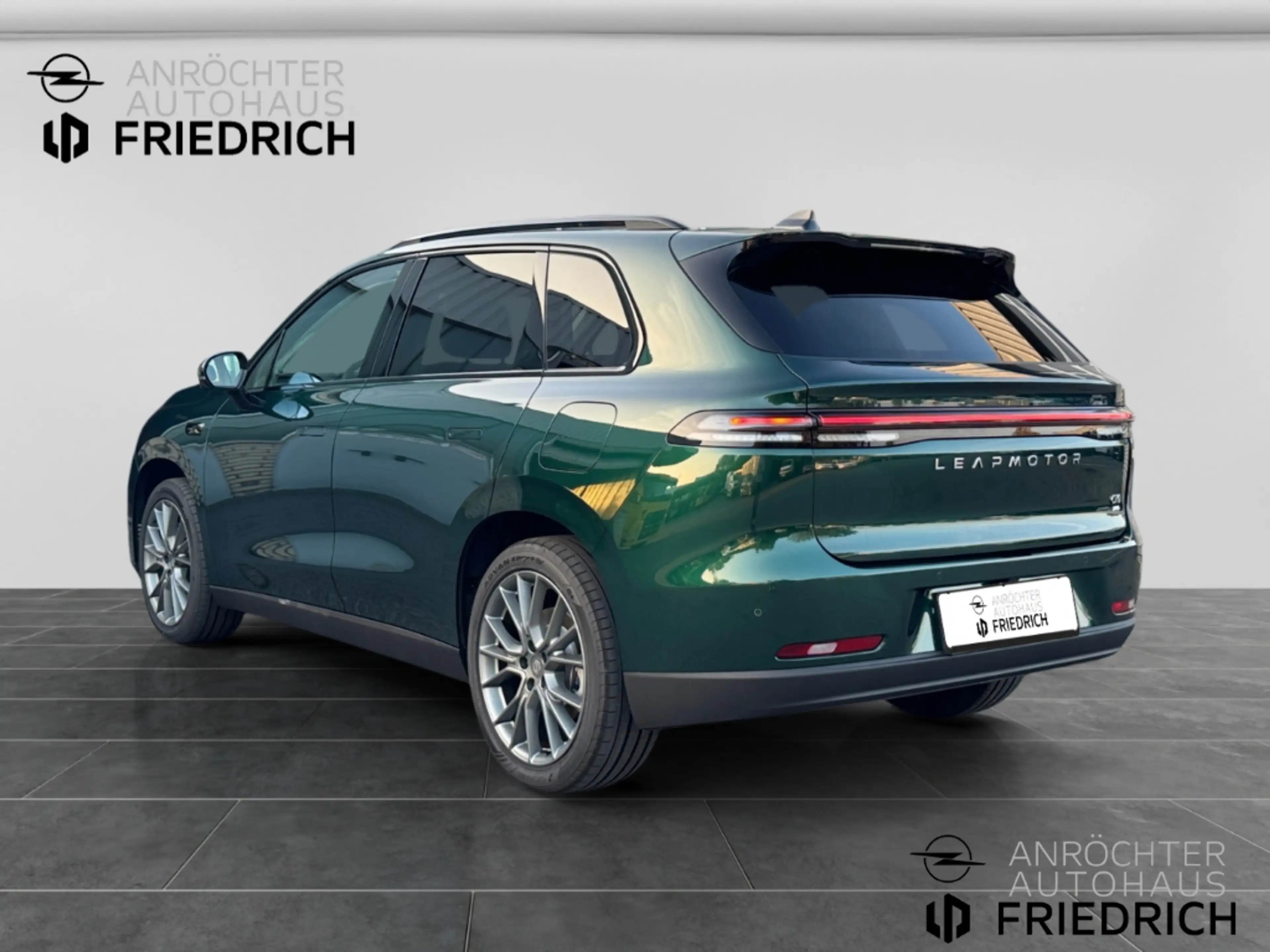 Leapmotor C10 Design ProMax AWD Panorama Klimaauto Leder — photo 3