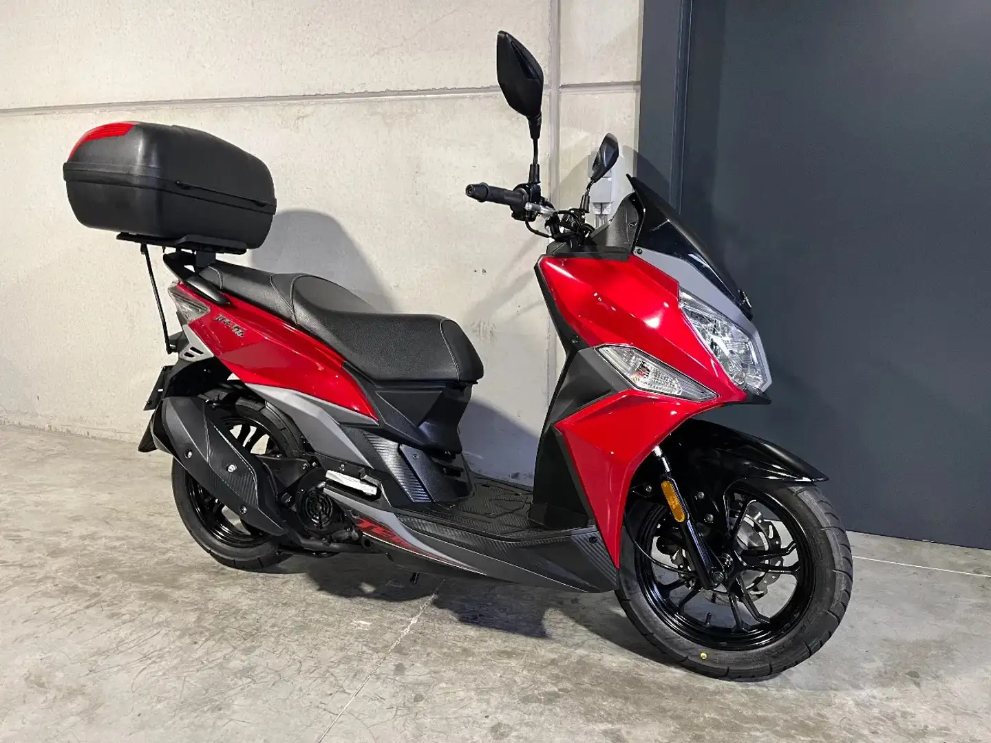 SYM Jet 14 125cc met grote topcase - 1