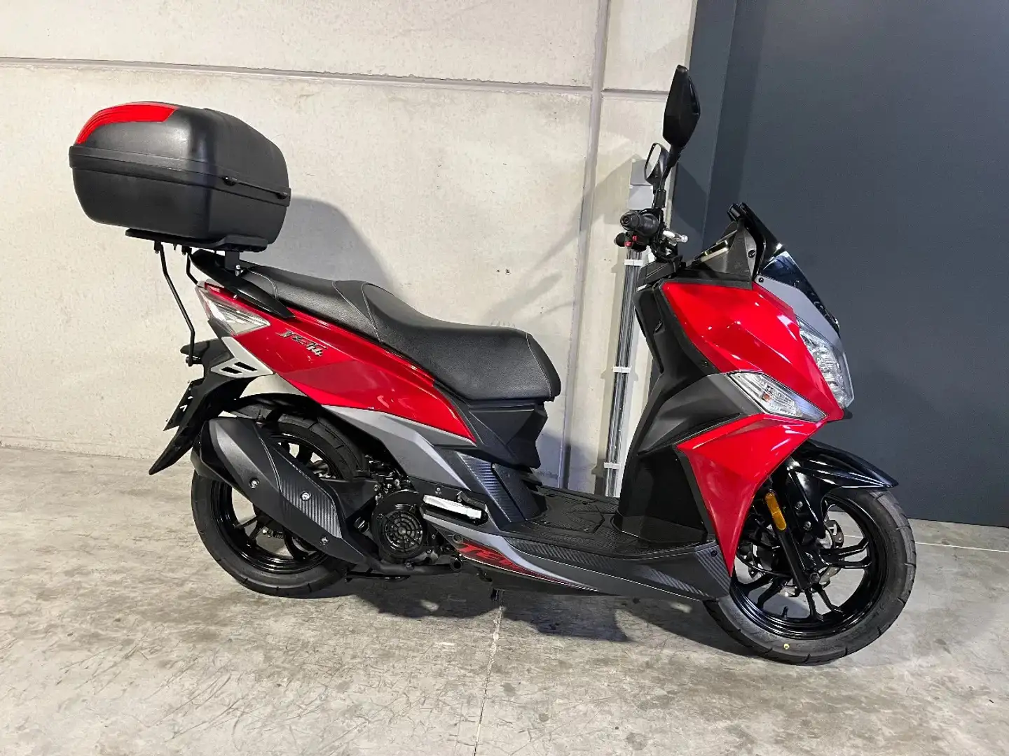 SYM Jet 14 125cc met grote topcase - 2