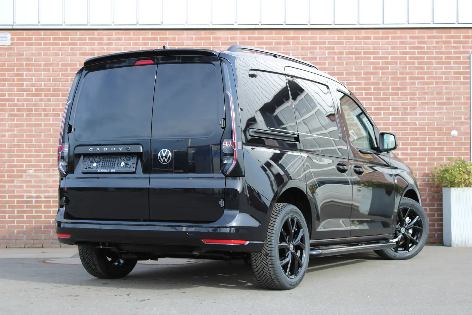 Volkswagen Caddy Cargo 2.0 TDI 102PK |SIDEBAR|LED|LEDEREN|CAMERA| Schwarz - 2