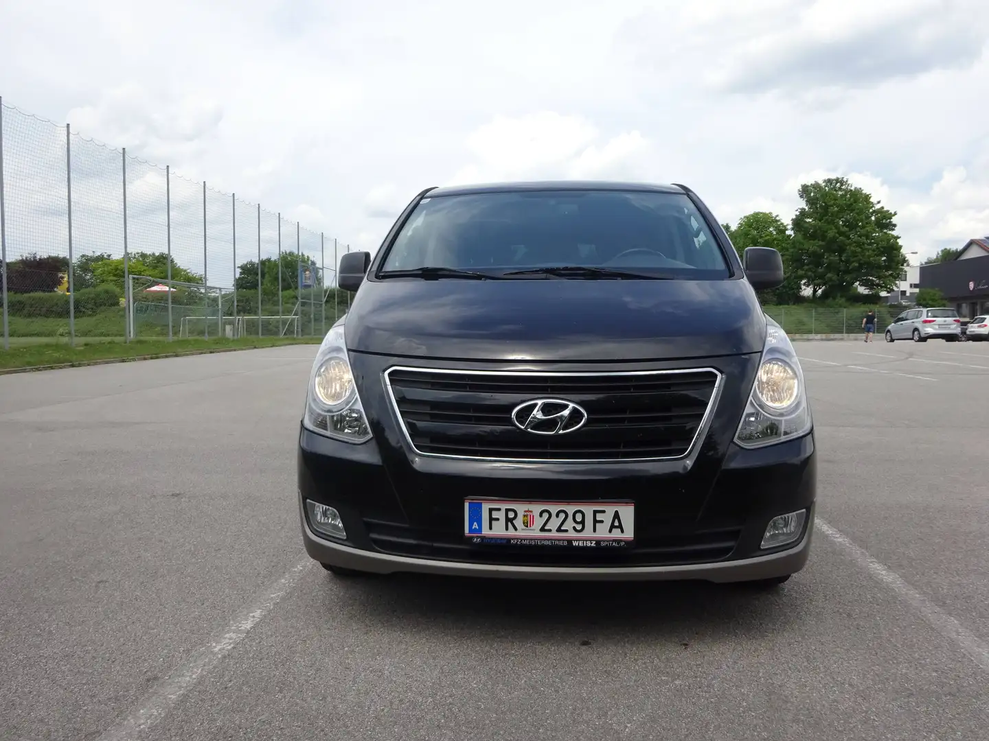 Hyundai Starex Starex 2,5 CRDi Comfort Aut. Comfort Schwarz - 2